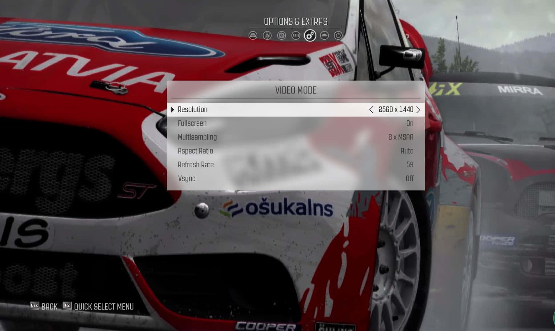 et skærmbillede af racerspillet med en bil i baggrunden