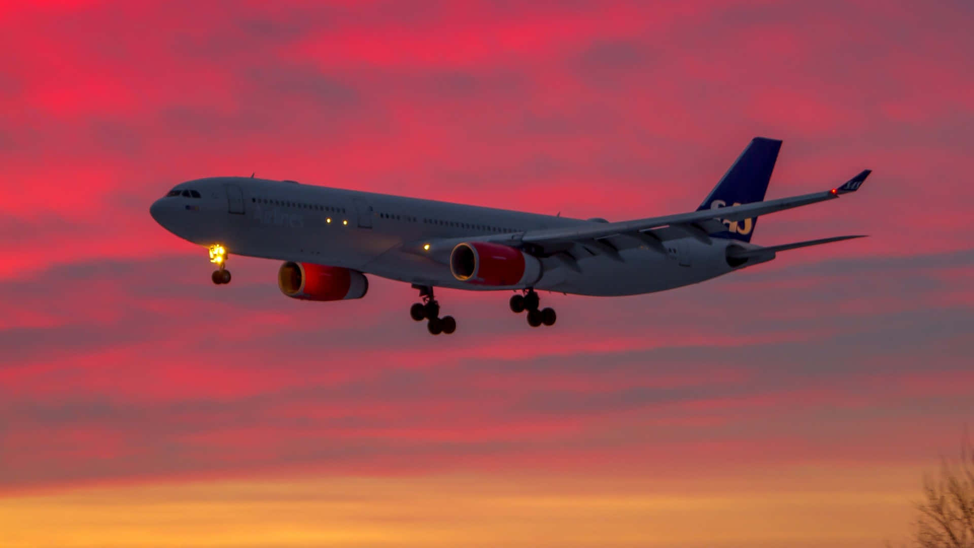 Bildein Atemberaubender Blick Auf Ein Flugzeug, Das Über Ein Meer Aus Wolken Fliegt.