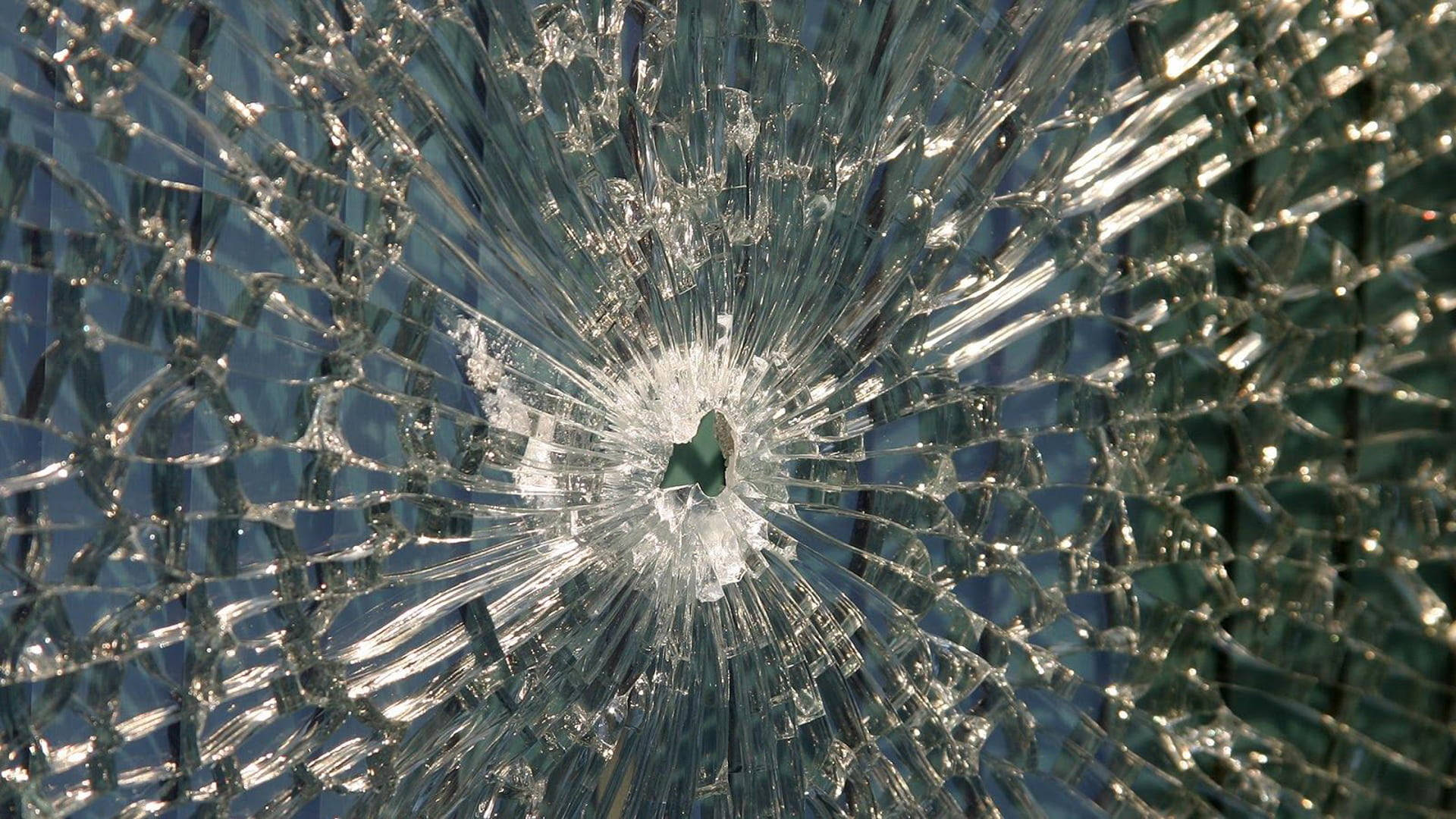 Hd Quality Broken Glass Screen Wallpaper