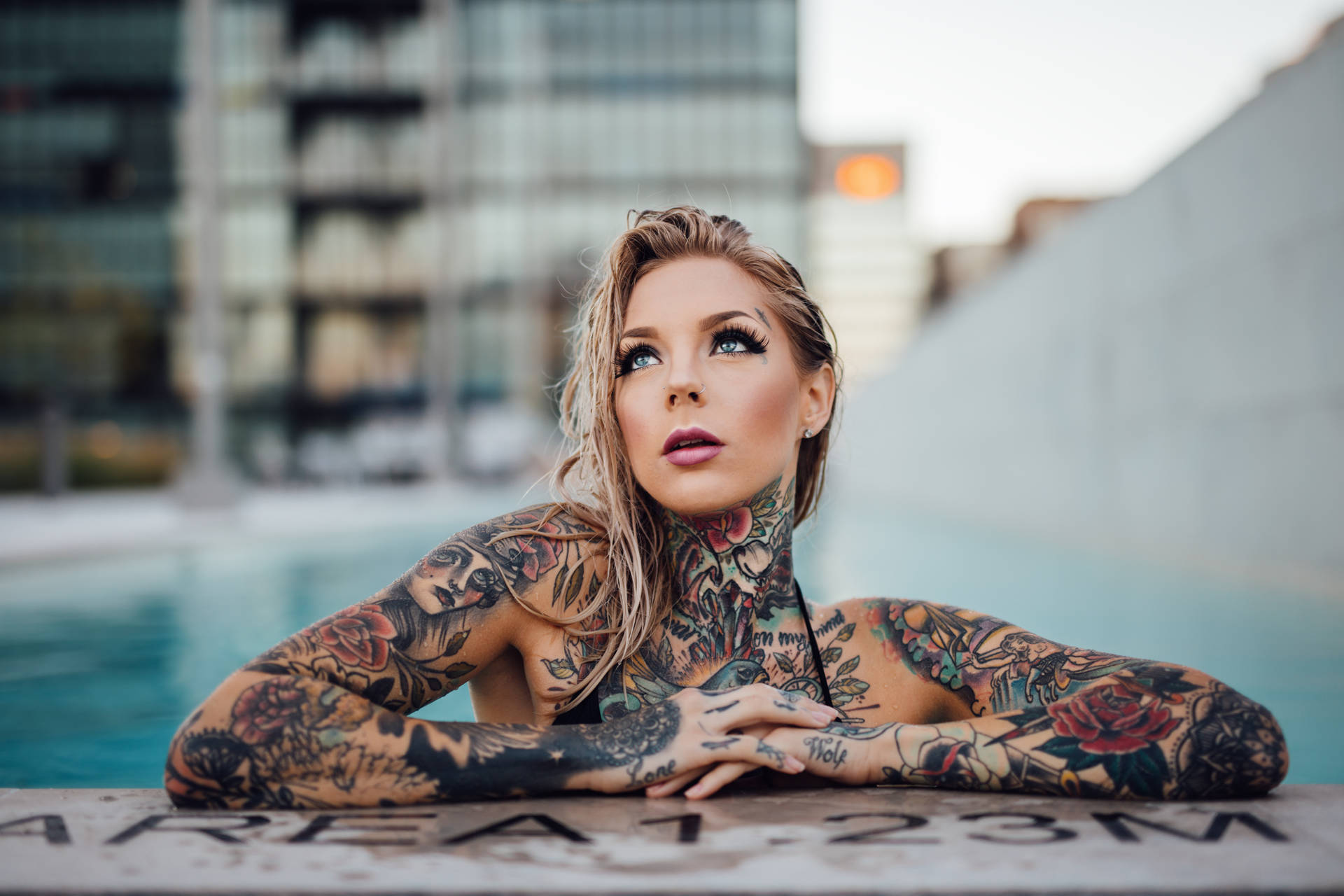 HD Tattoo Woman In Pool Wallpaper
