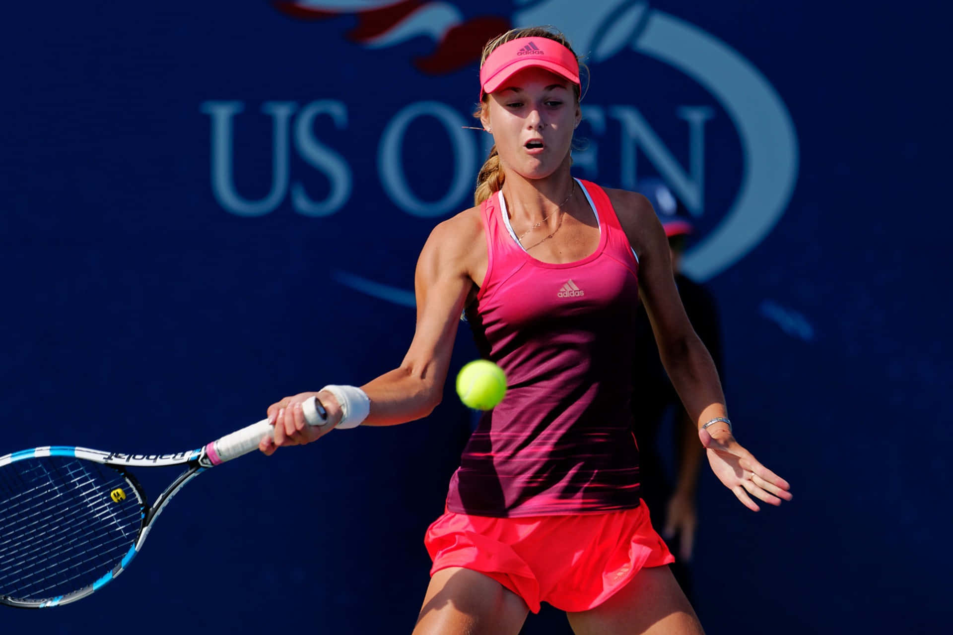 Hdhintergrundbild Von Der Serbischen Tennisspielerin Ana Ivanovic