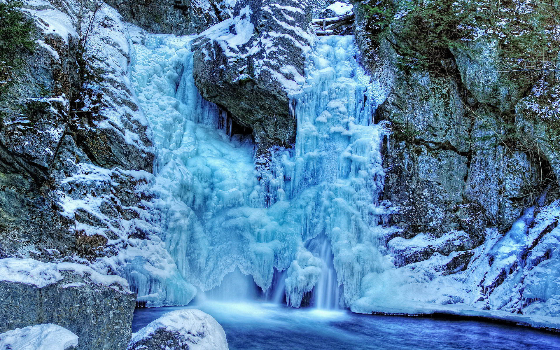 Зима фото водопад. Замерзшие Чегемские водопады. Чегемские водопады зимой. «Замёрзший водопад. Аляска» (1919).. Замерзший водопад Abiqua, Орегон США.