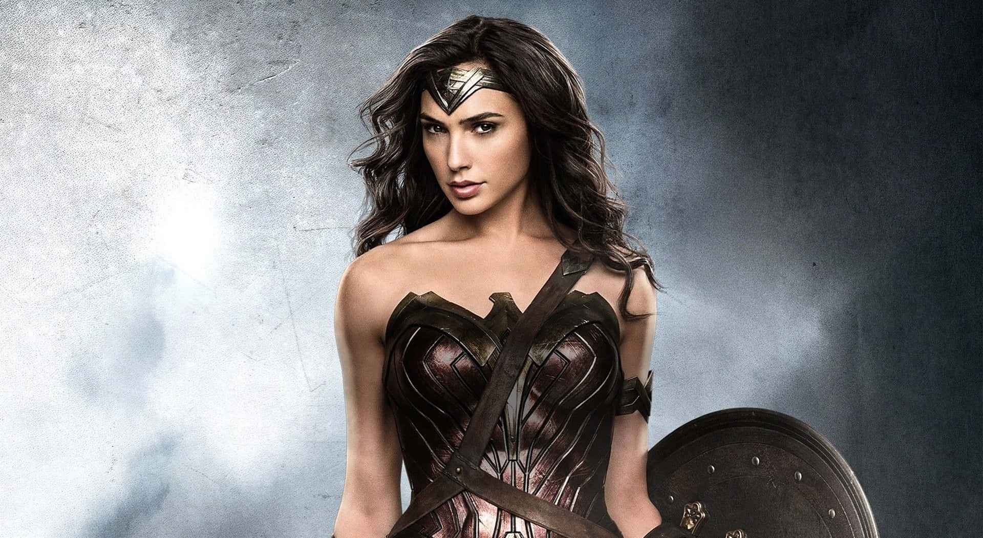 Hd Women Wonder Woman With Shield Wallpaper