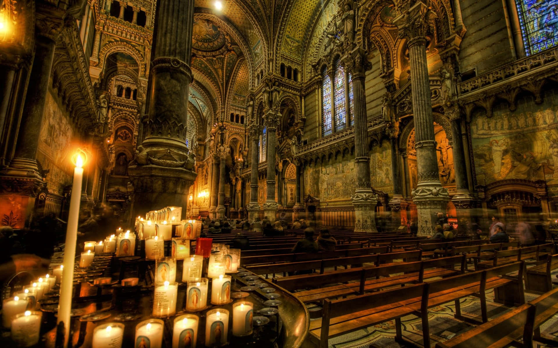 Fotohdr Del Interior De La Catedral De Sevilla Fondo de pantalla