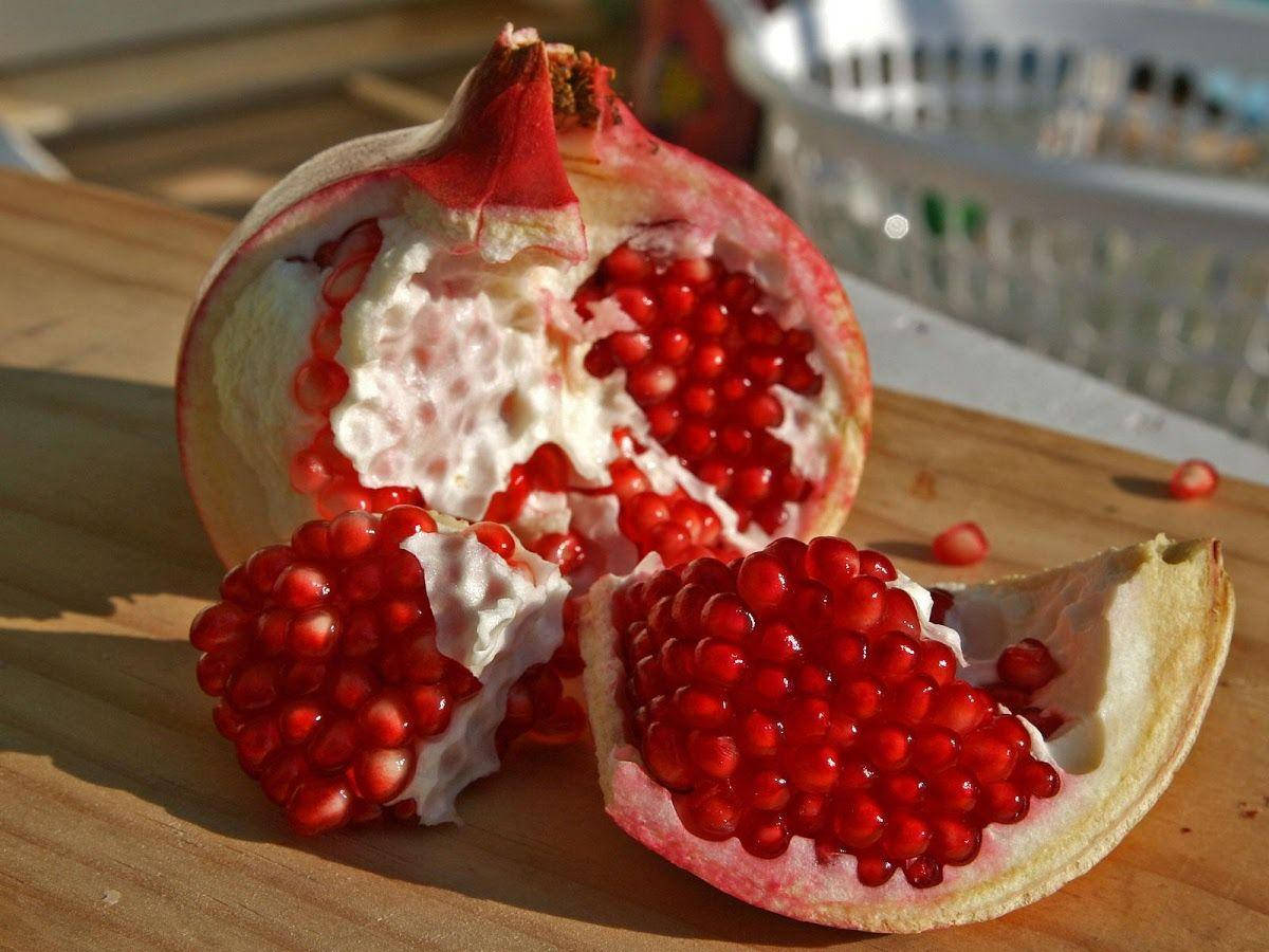 Healthy Pomegranate Fruit Wallpaper