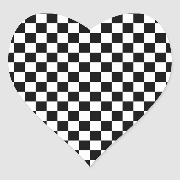 Herzformmit Schwarz-weißen Quadraten Wallpaper