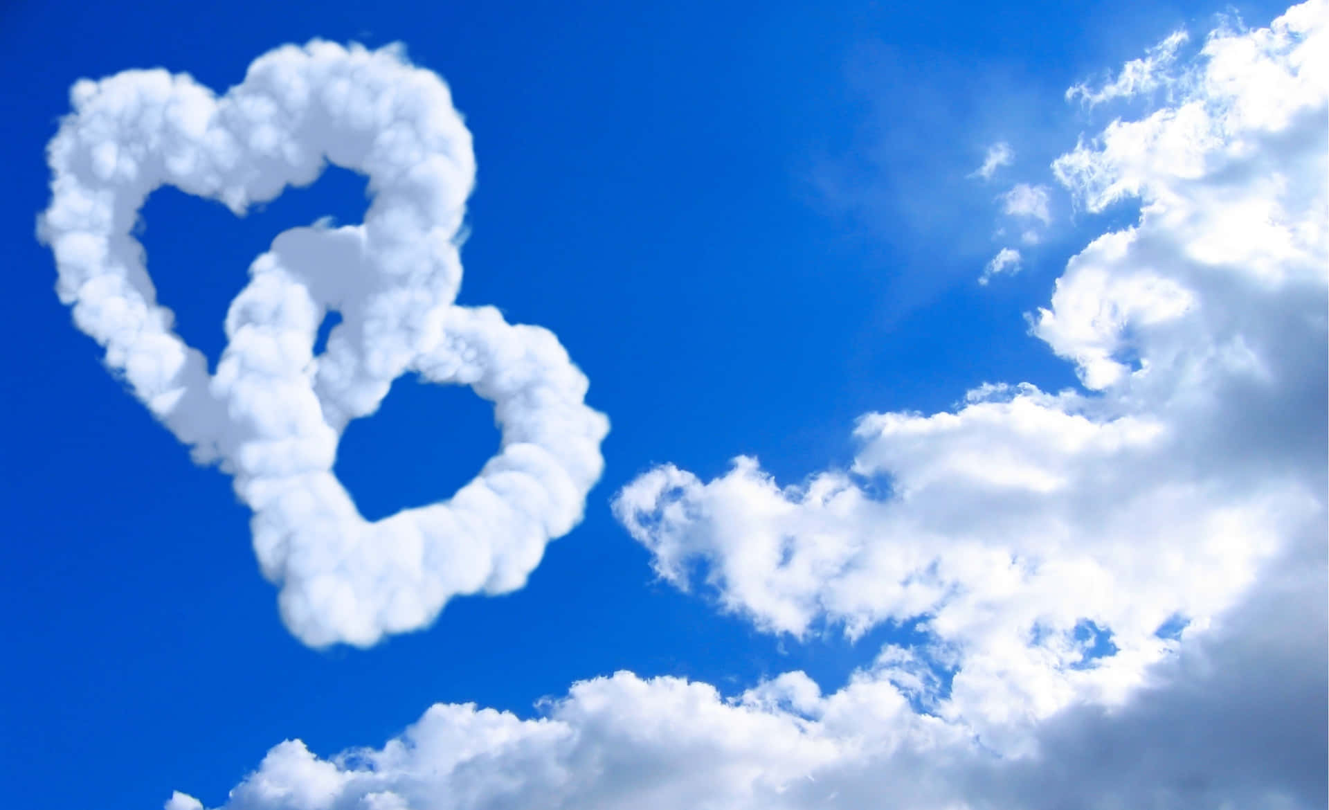 Heart Shaped Cloudin Blue Sky Wallpaper