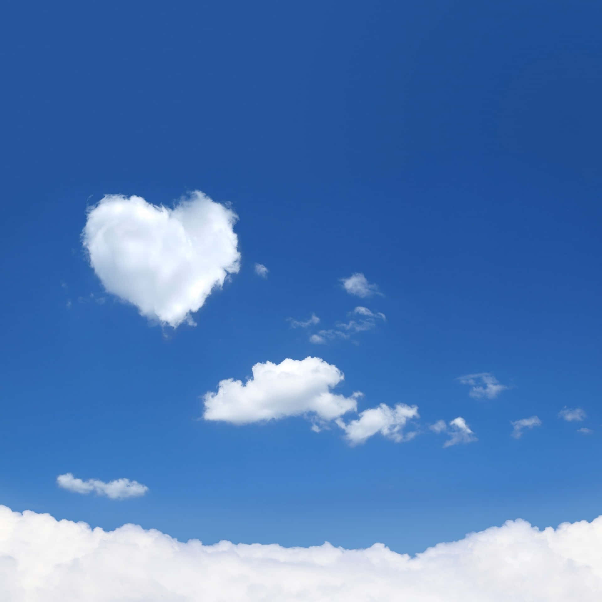 Heart Shaped Cloudin Blue Sky Wallpaper