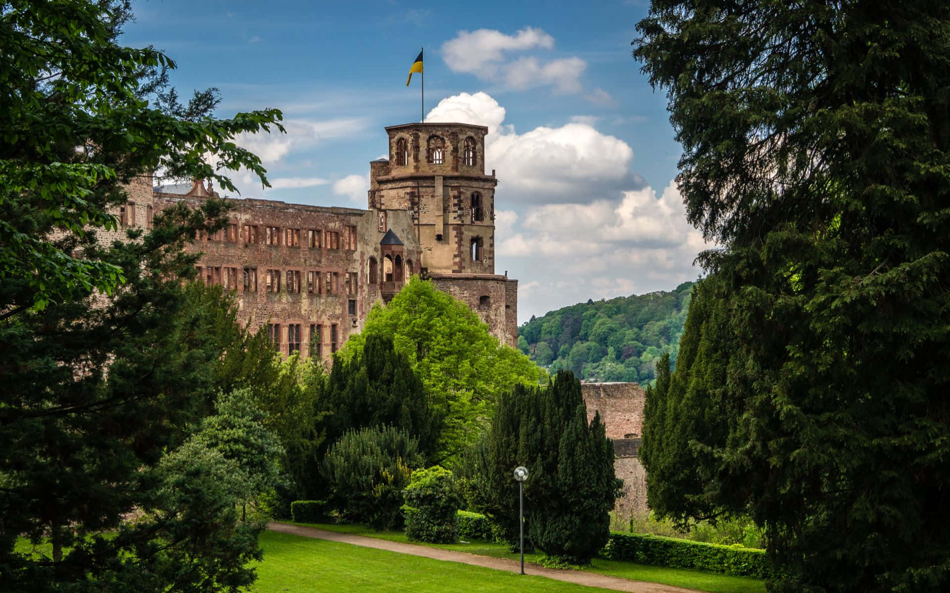 Heidelberg Castle At Daytime Wallpaper