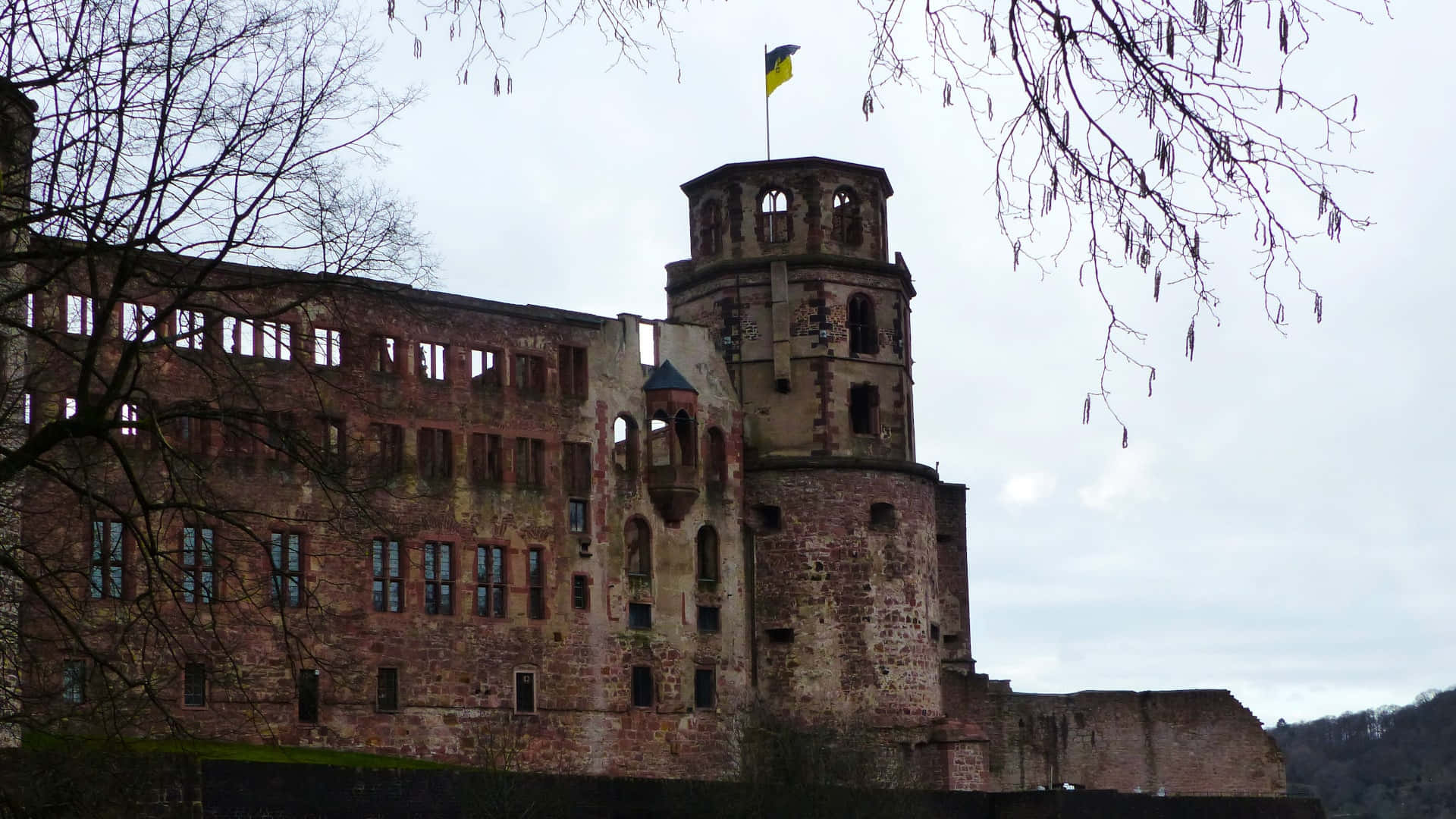 Heidelbergslotts Viftande Flagga. Wallpaper