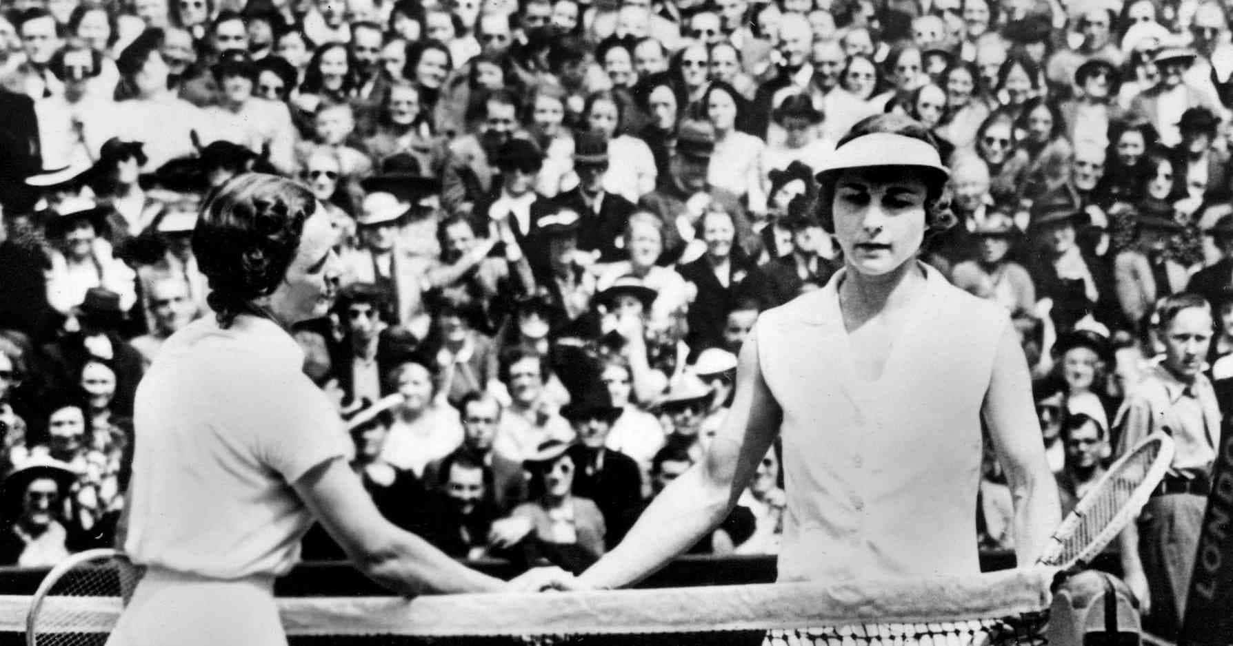 Helenwills Och Helen Jacobs 1938 Wimbledon. Wallpaper