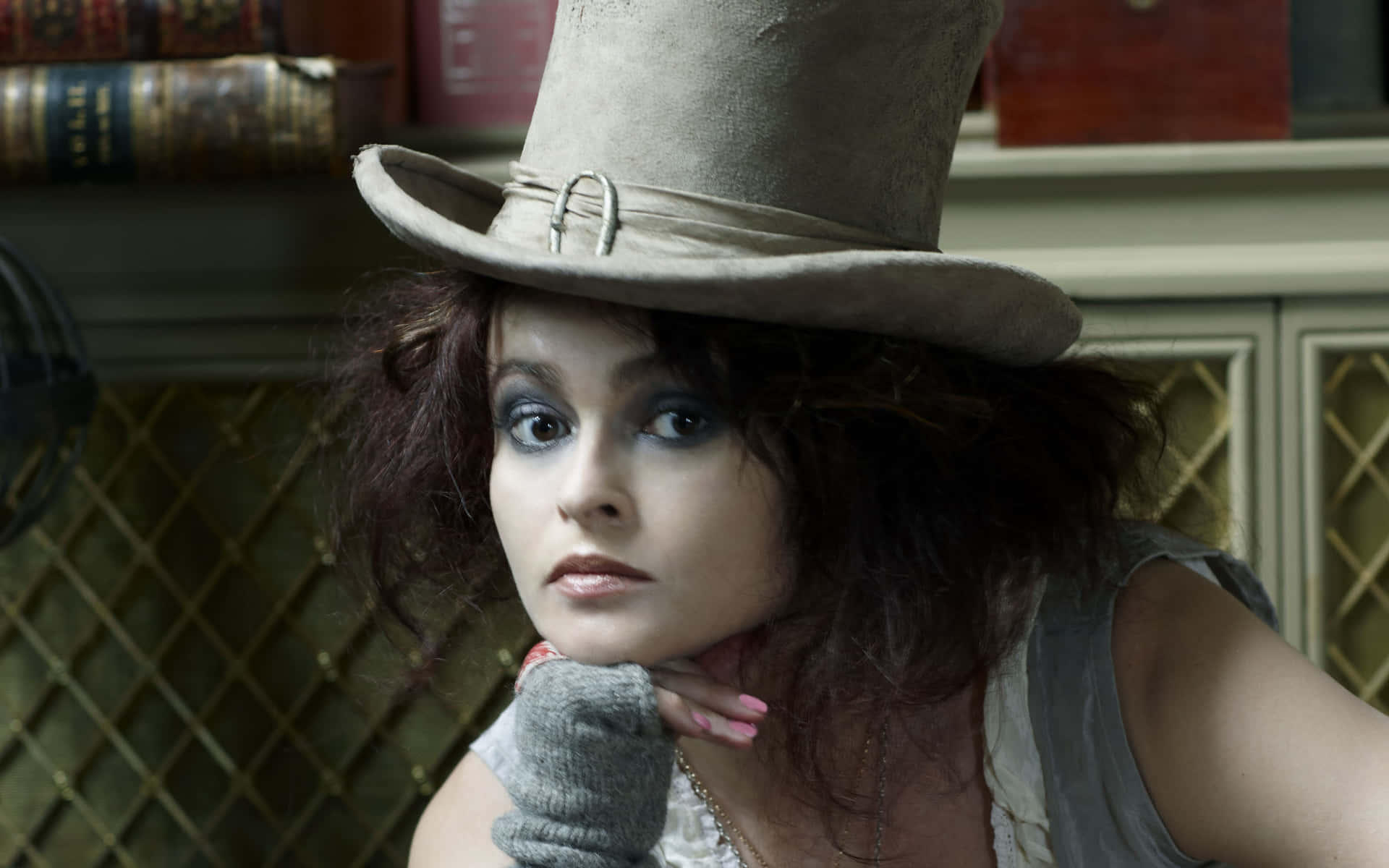 Helena Bonham Carter In A Vintage Ensemble Wallpaper