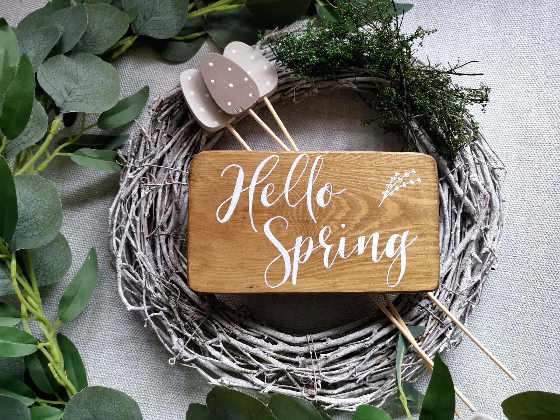 Hello Spring Wreath Decoration Wallpaper