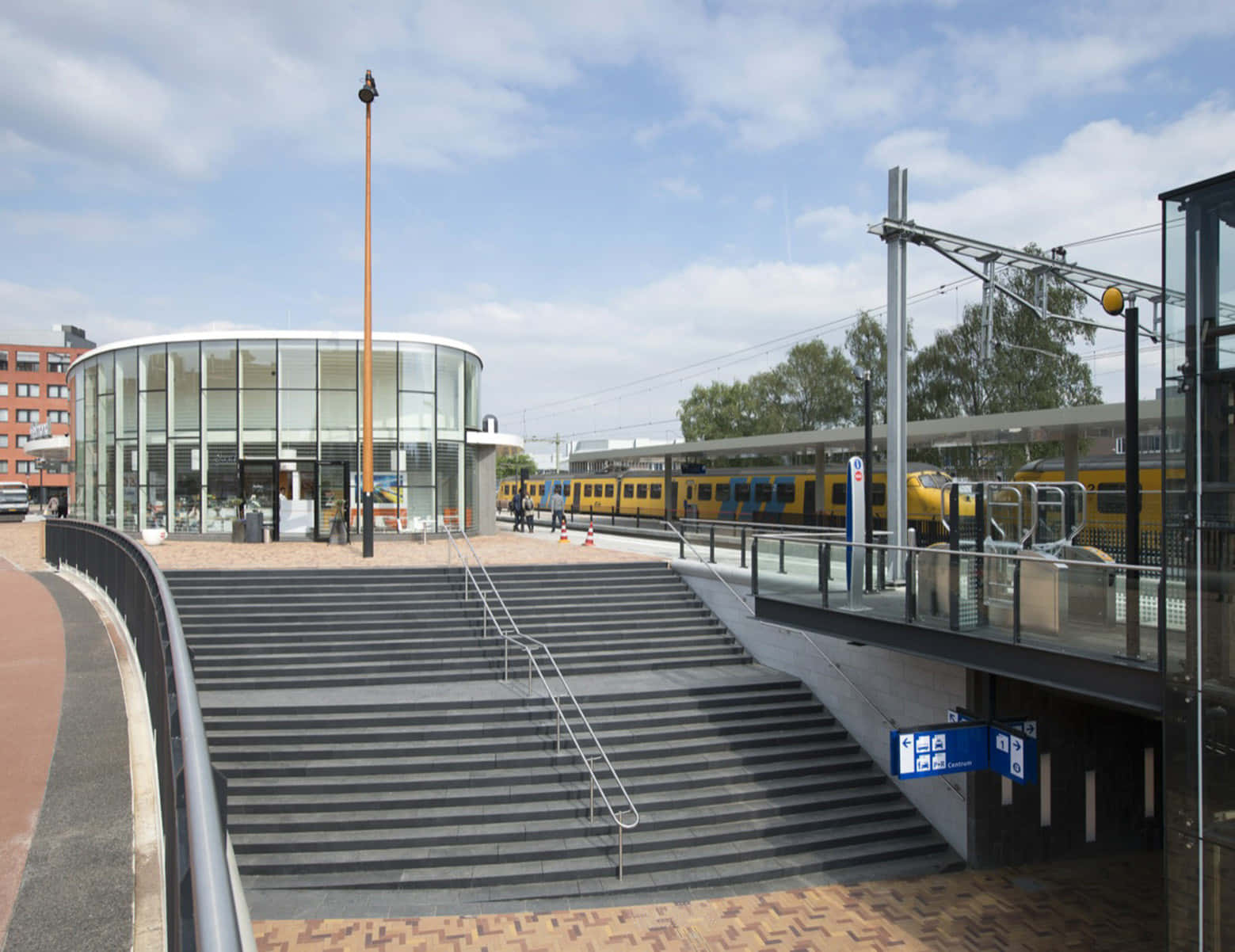 Helmond Train Station Modern Architecture Wallpaper