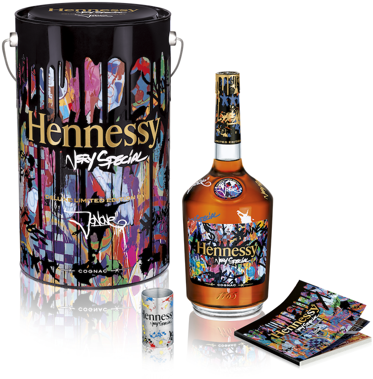 Hennessy Very Special Limited Edition Bottleand Packaging PNG