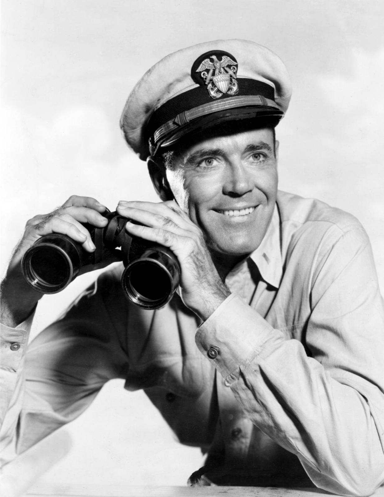 Henry Fonda As Lieutenant Douglas Roberts Mister Roberts Wallpaper