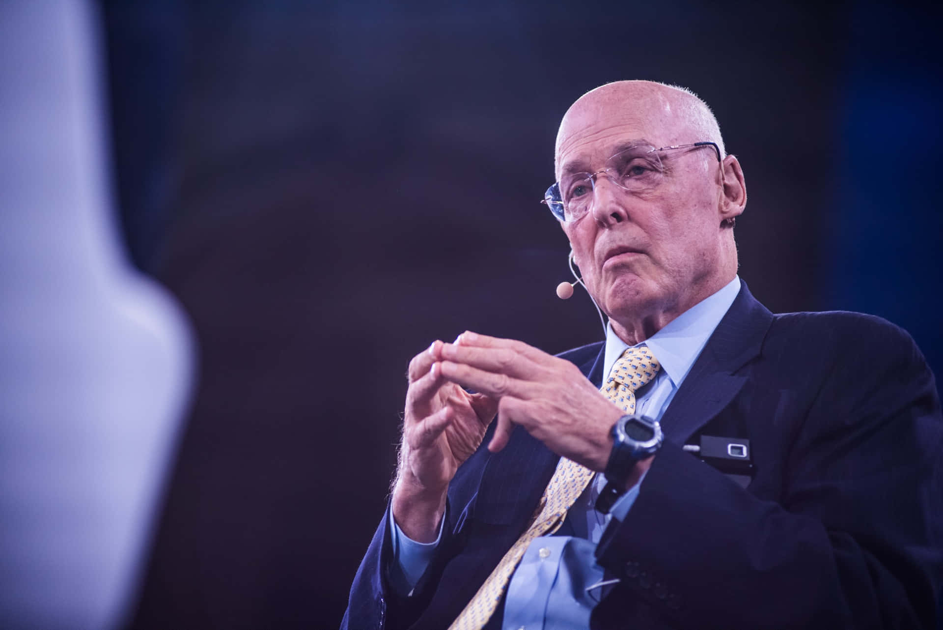 – Henry Paulson in a poised and confident stance Wallpaper