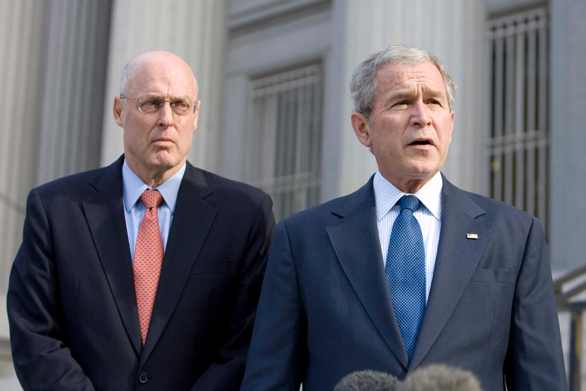 Exsegretario Del Tesoro Degli Stati Uniti, Henry Paulson, In Una Riunione Con Il Presidente George Bush. Sfondo