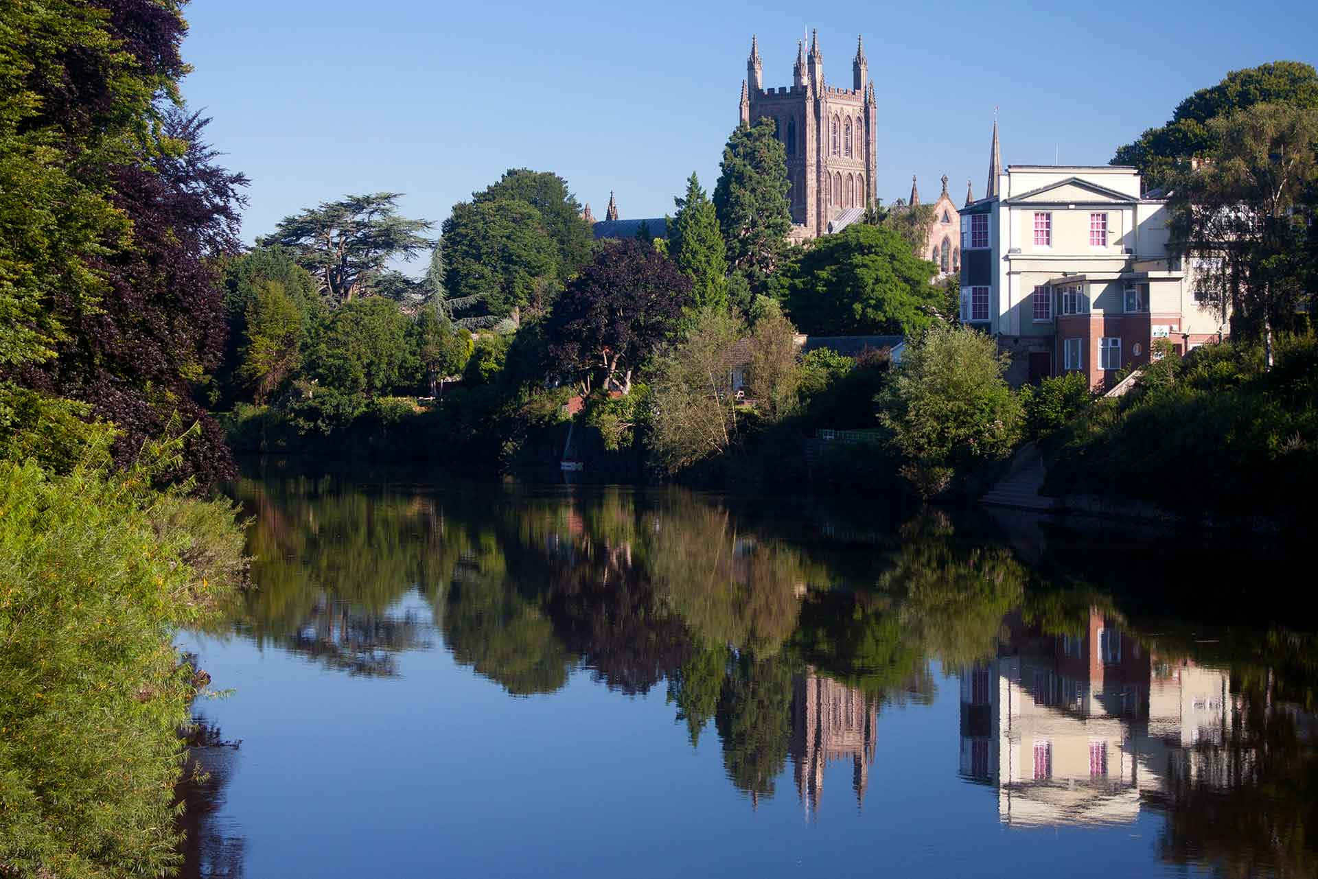 Hereford Cathedral Reflections Wallpaper