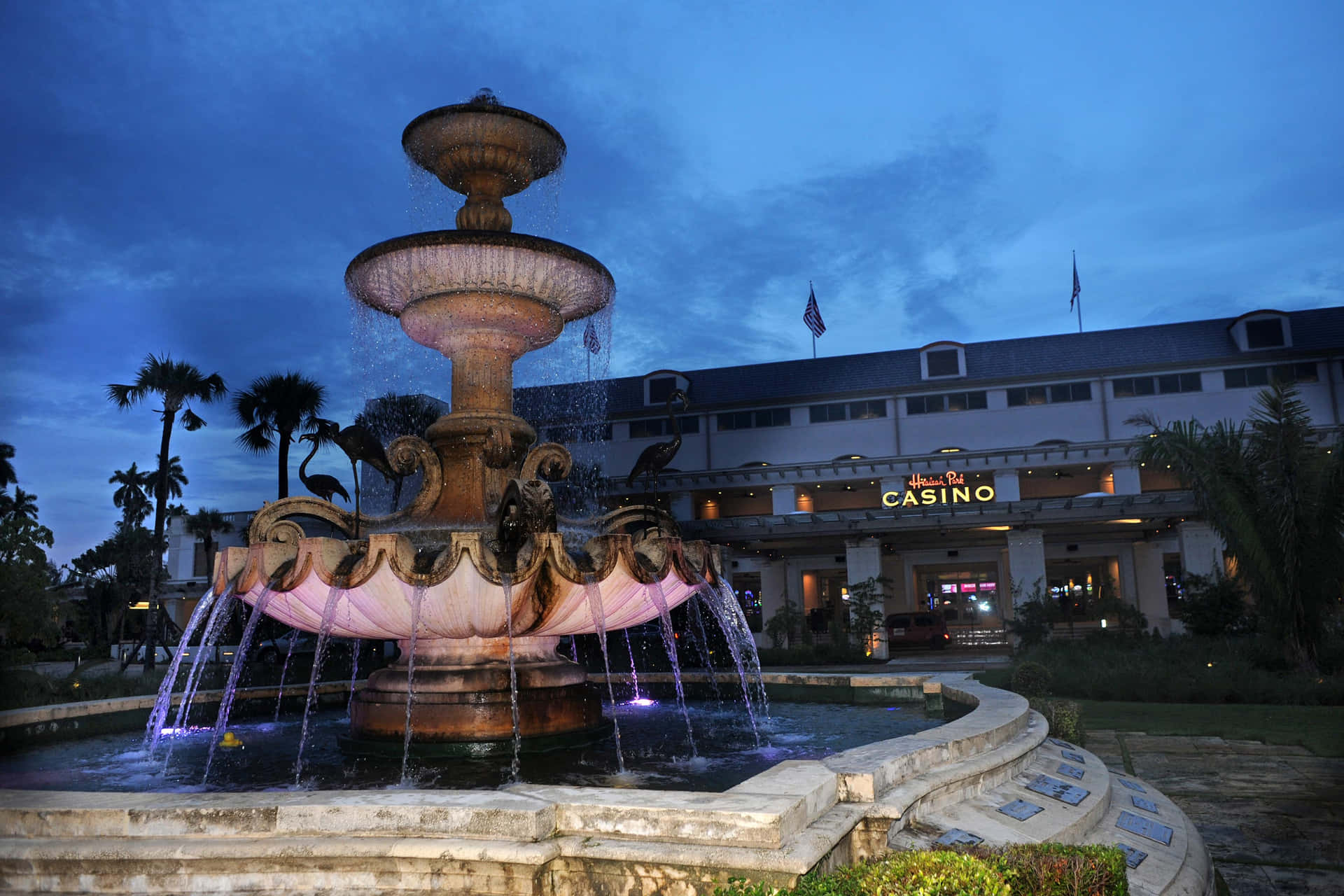 Hialeah Park Casino Fountainat Dusk Wallpaper