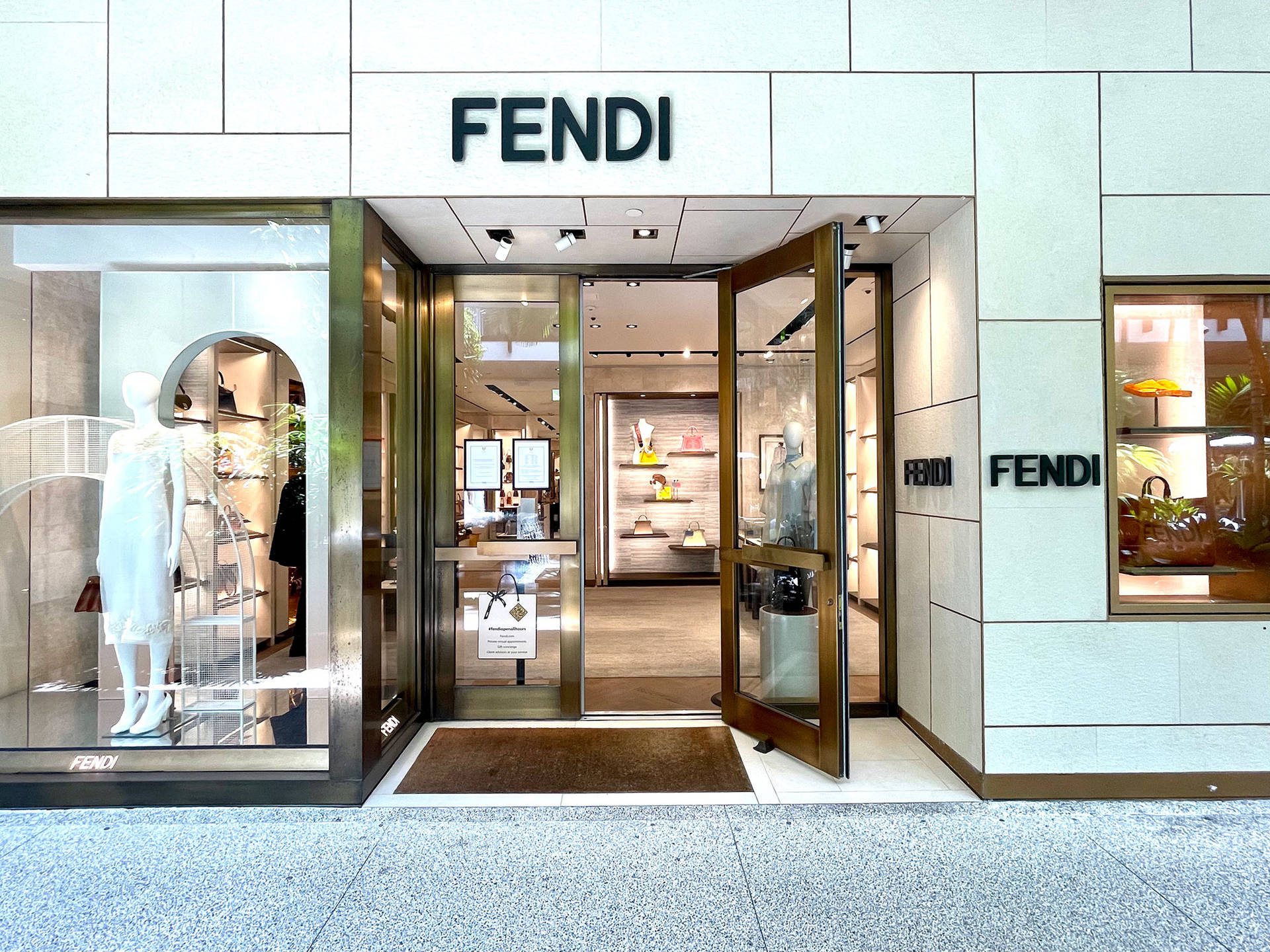 High-end Fashion Fendi Store Wallpaper