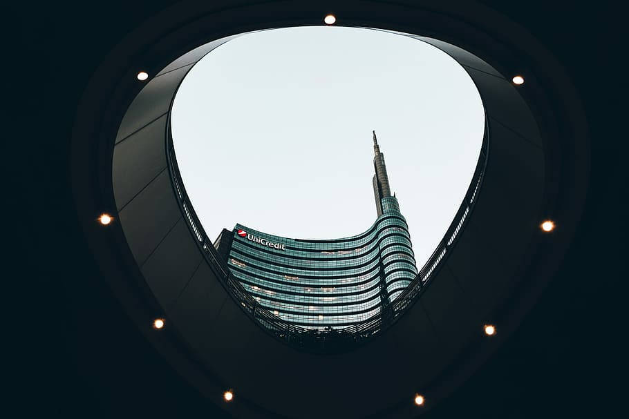 High-Rise Building In Milan Wallpaper