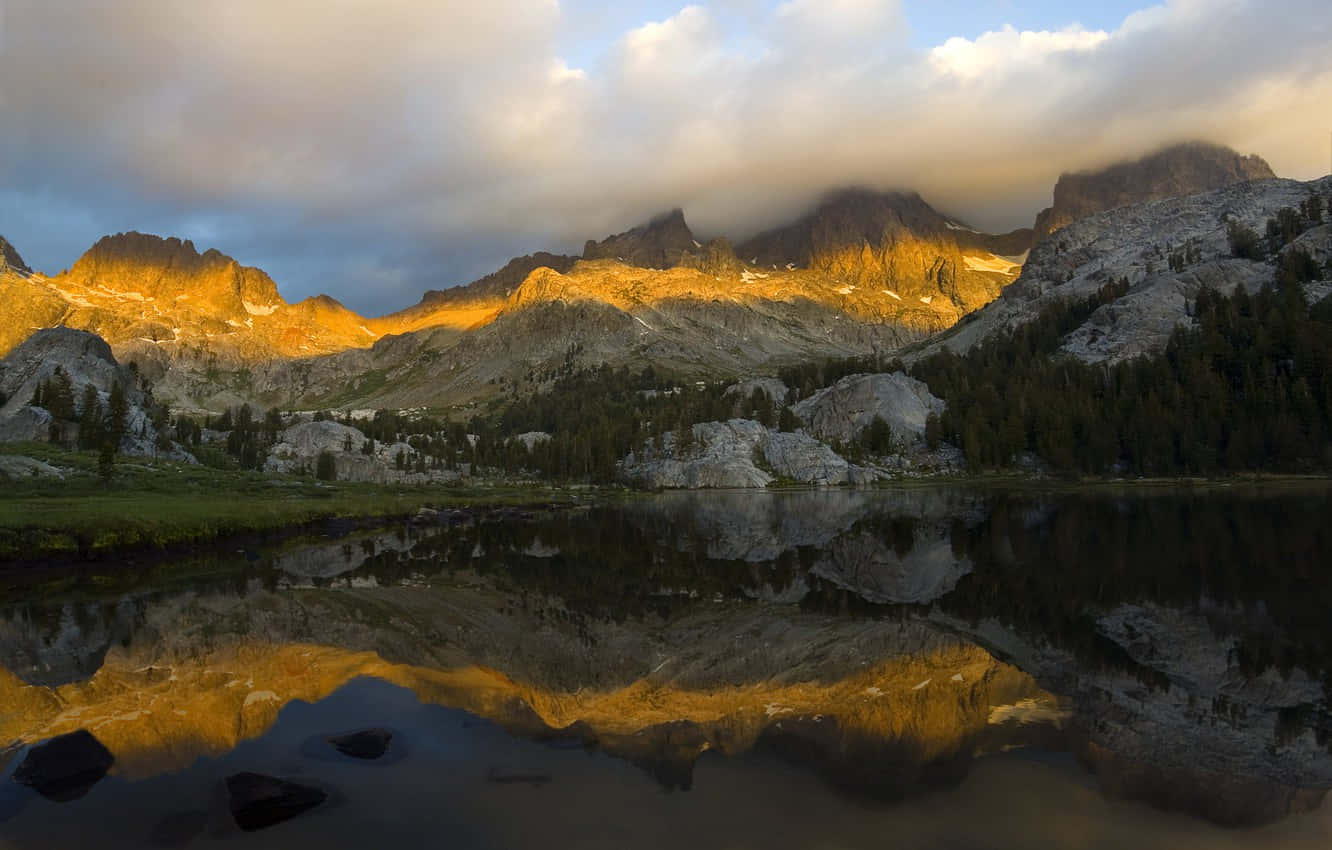 "Explore the beauty of High Sierra" Wallpaper