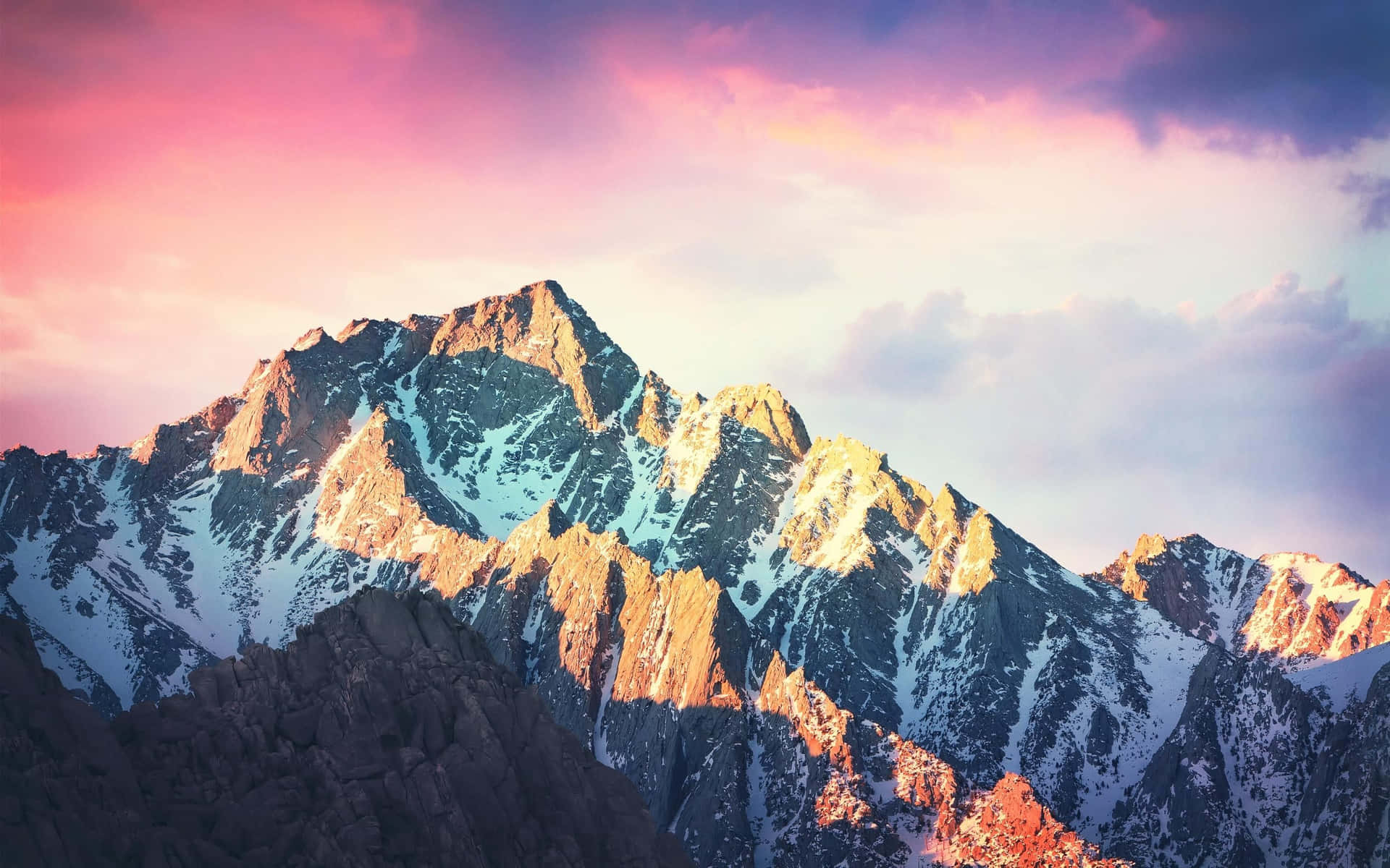 Take in the breathtaking High Sierra landscape. Wallpaper