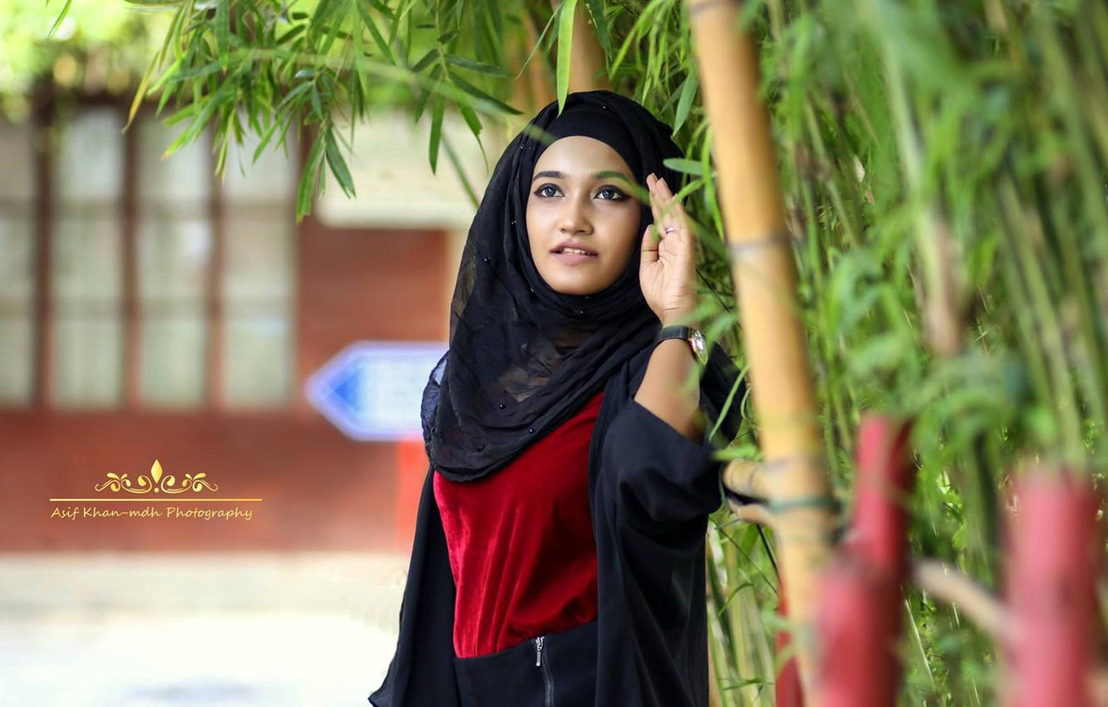 Hijab Girl In Black And Red