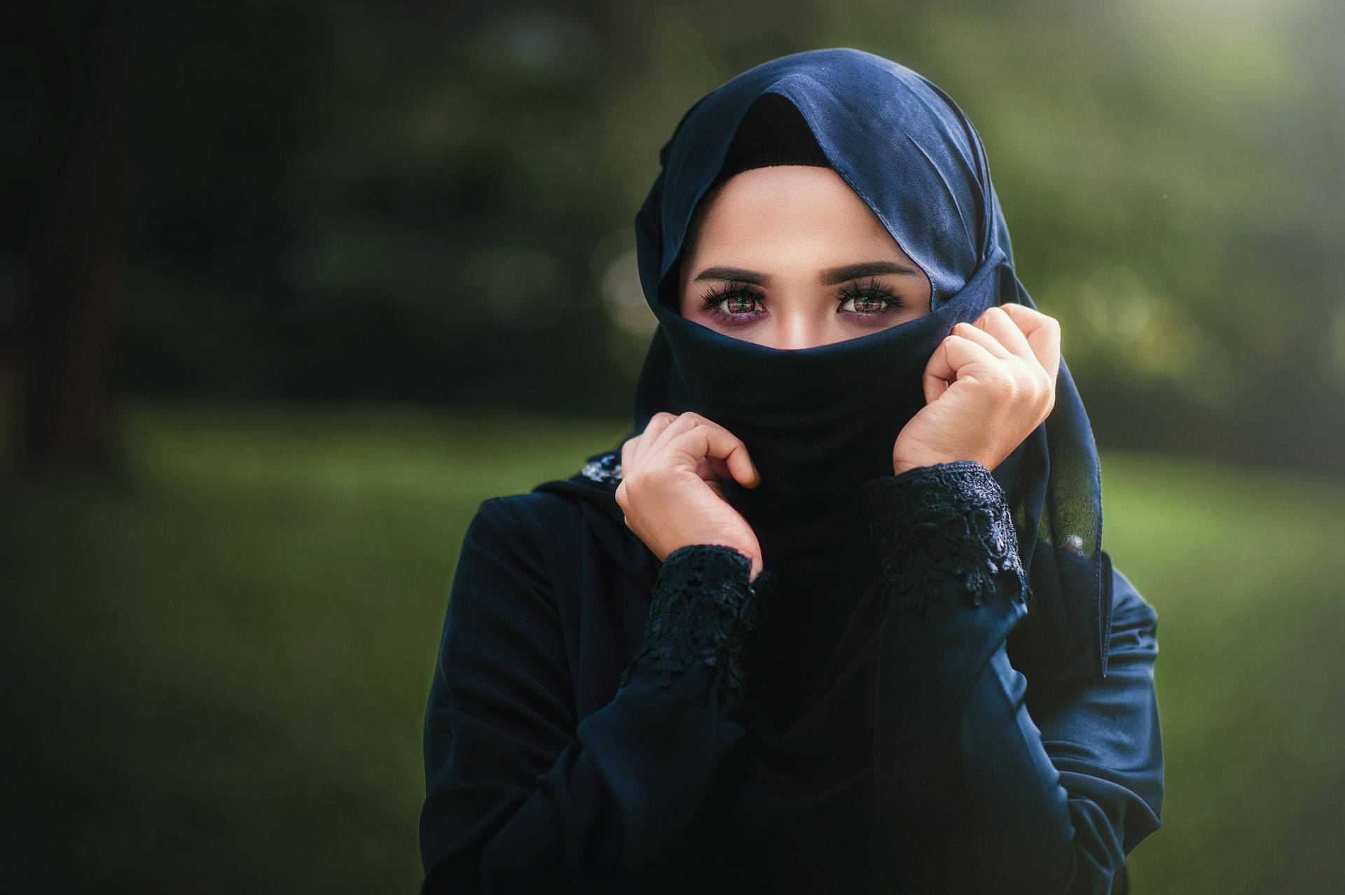 Hijab Girl In Black Wallpaper