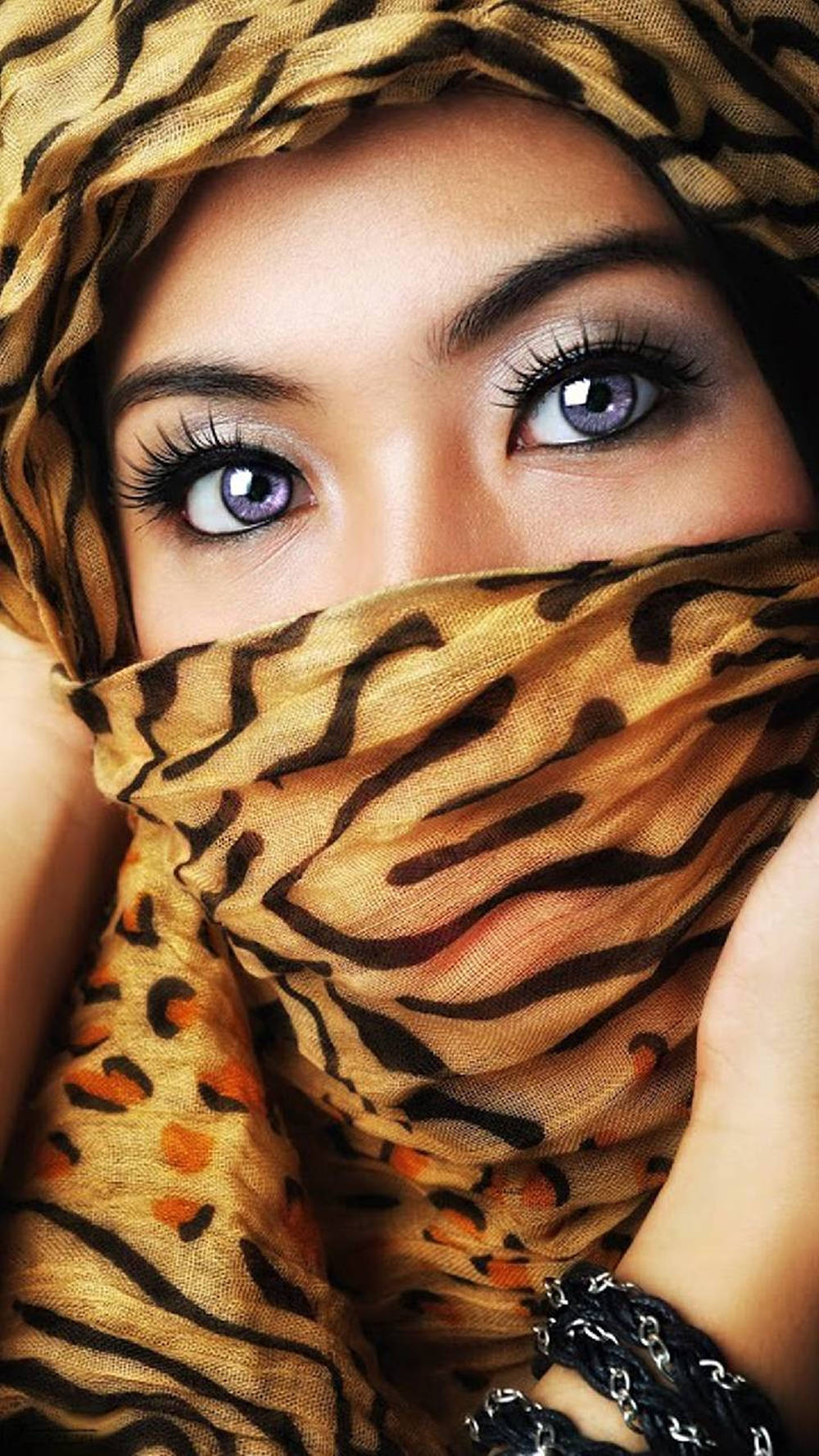 Hijab Girl Tiger Pattern