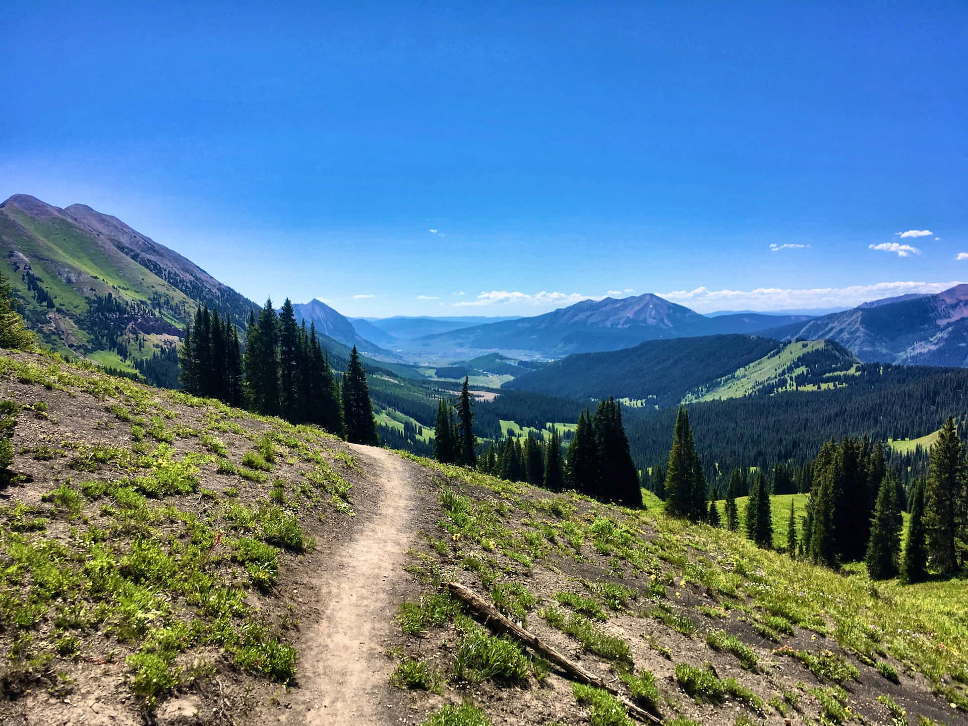 Caption: Scenic Mountain Hiking Trail