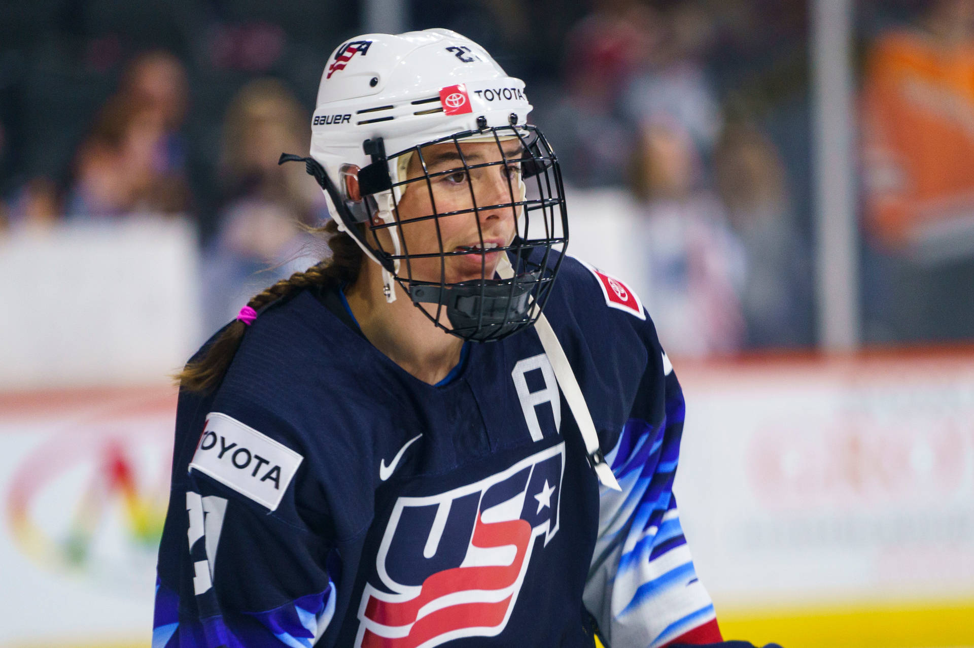 Hilaryknight Ist Eine Amerikanische Eishockeyspielerin. Wallpaper