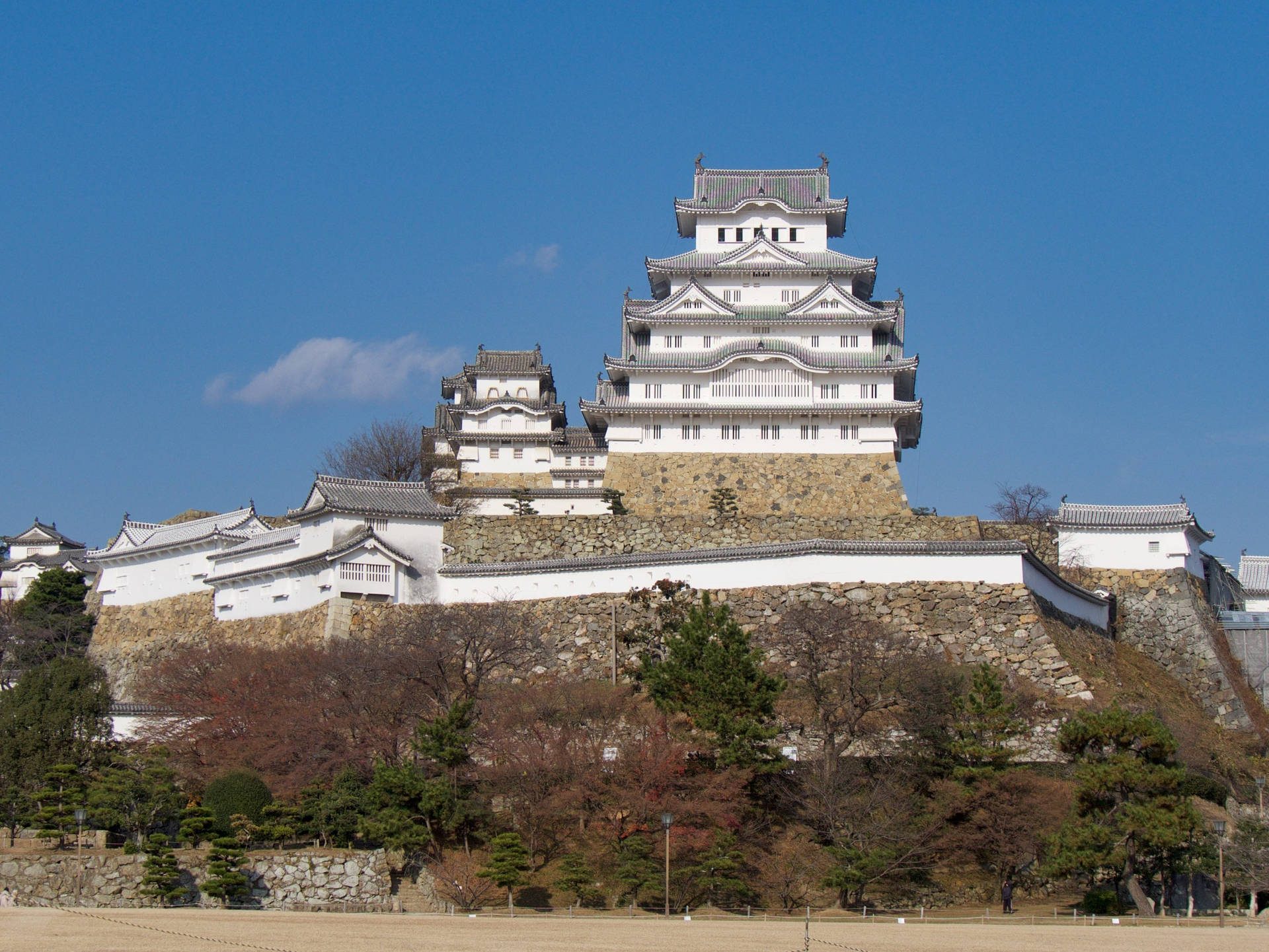 Himeji Castle Nedenunder Wallpaper