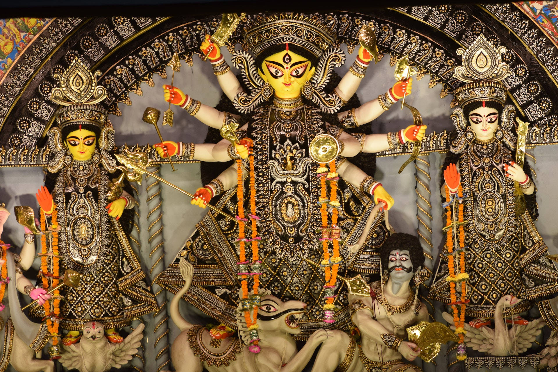 Hindu Goddess Durga And Other Deities Wallpaper