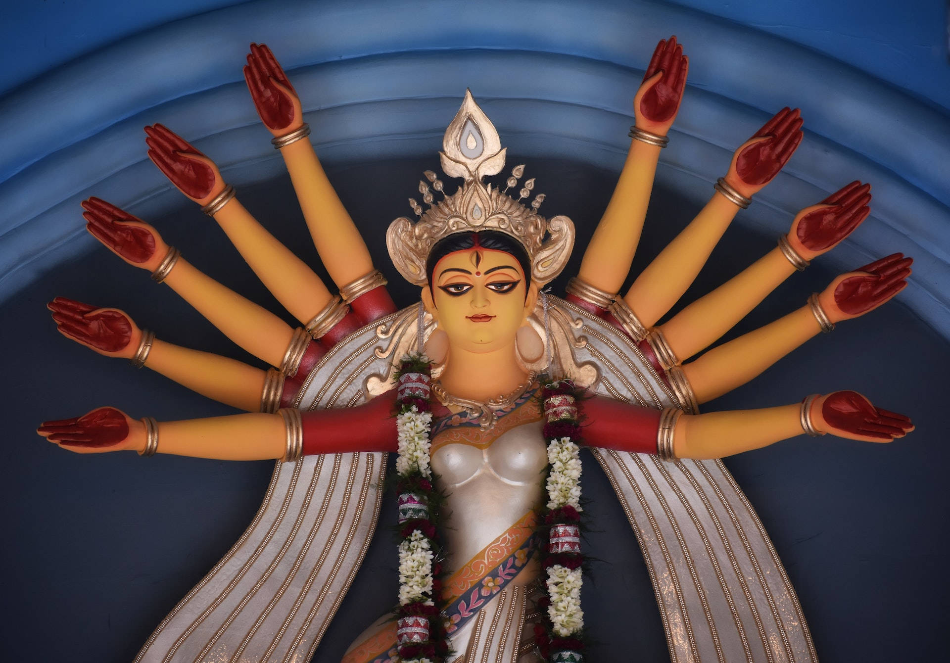 Deainduista Durga Con Mani Rosse Sfondo