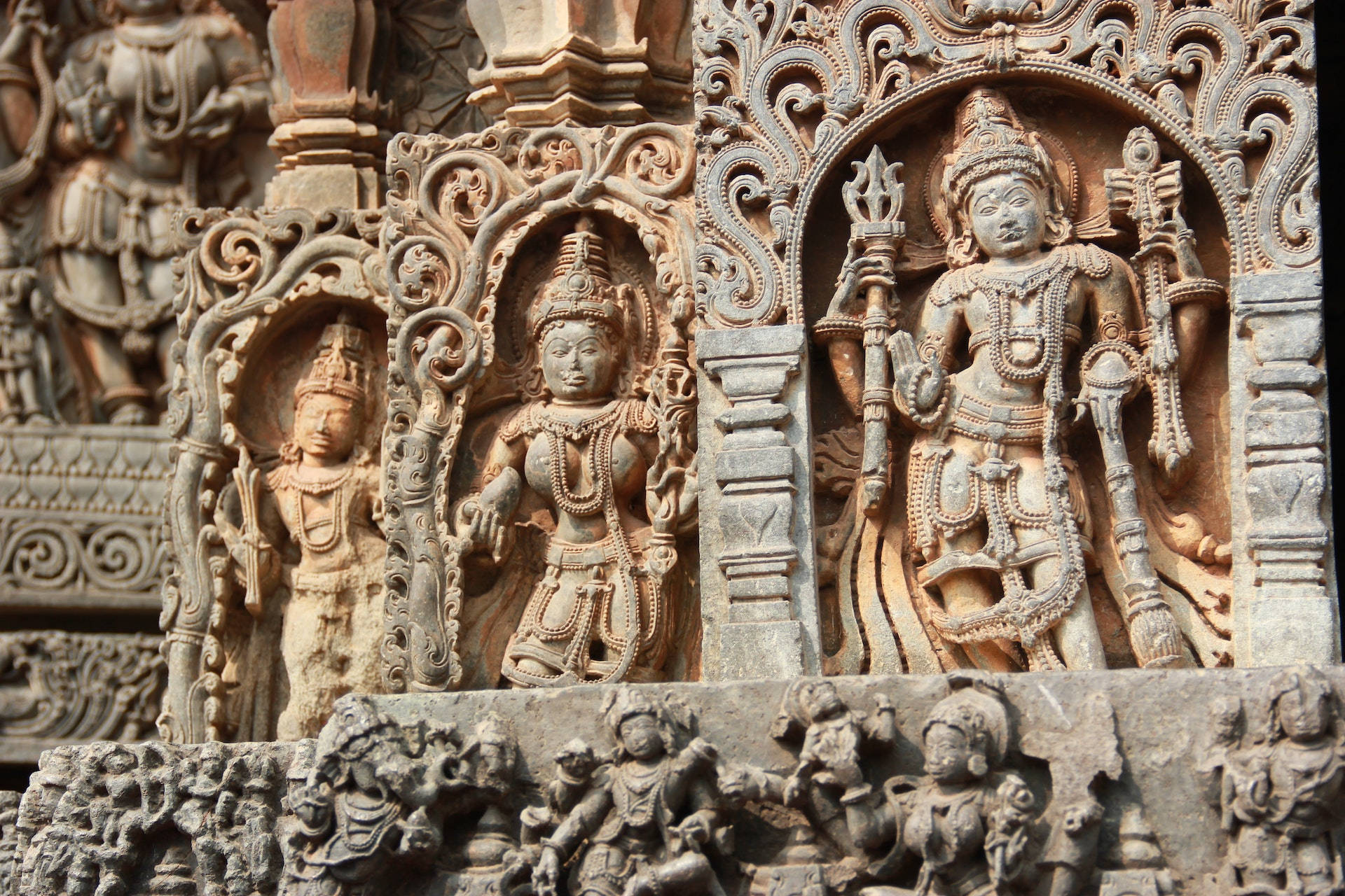 Captivating Carvings of a Hindu Goddess Wallpaper
