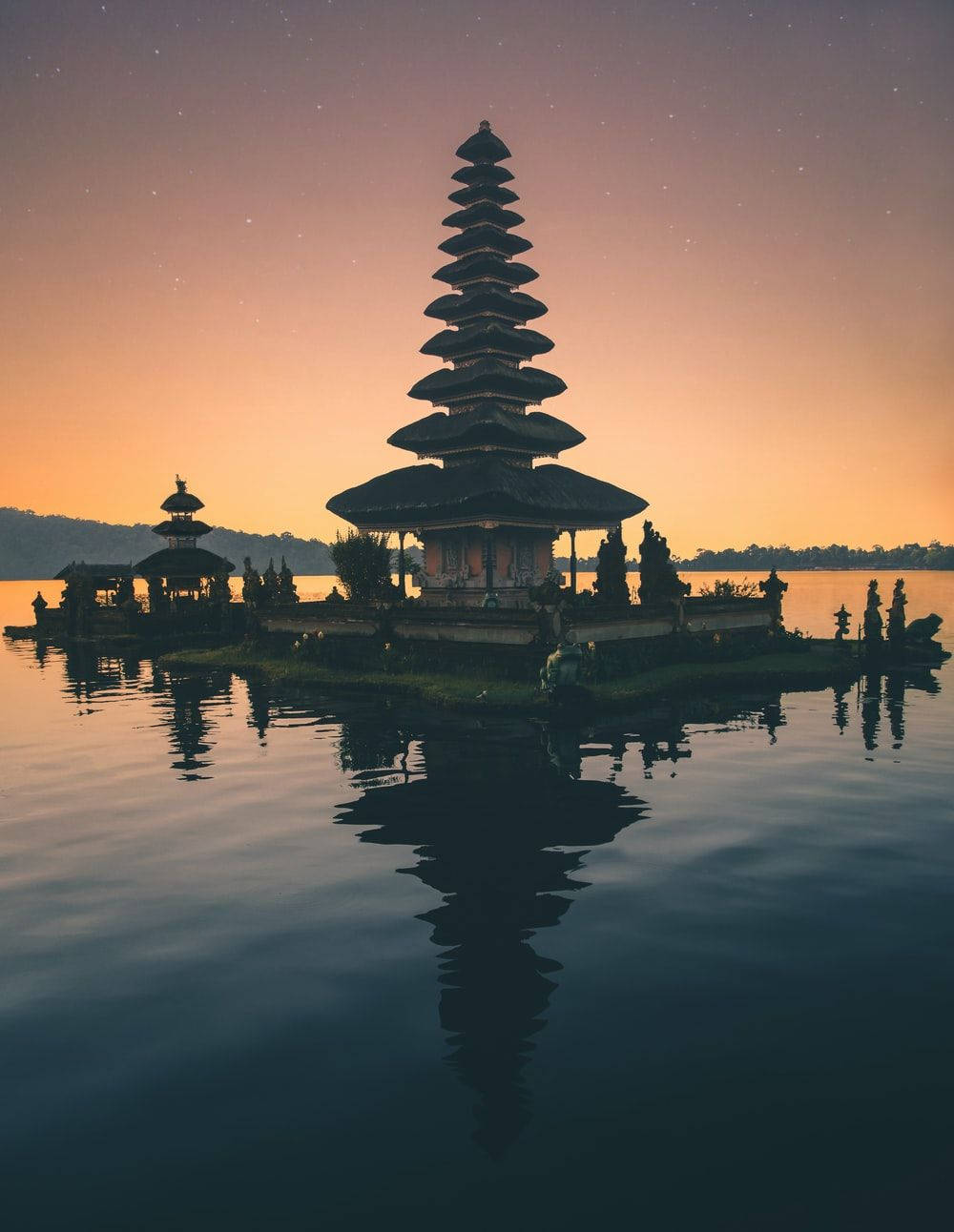 Hindu Ulun Danu Beratan Temple Bali Background
