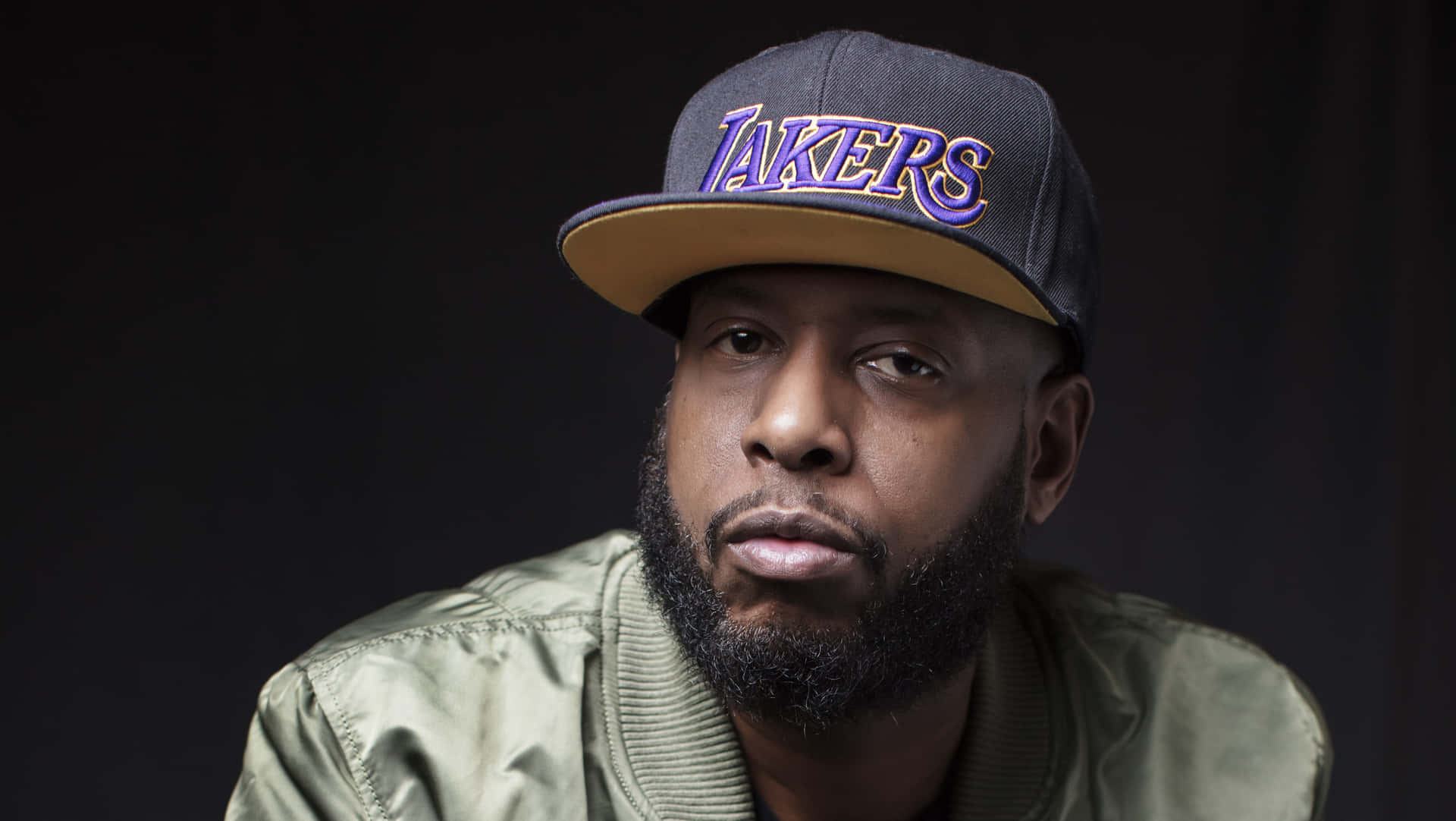 Hip Hop Artistin Lakers Cap Wallpaper