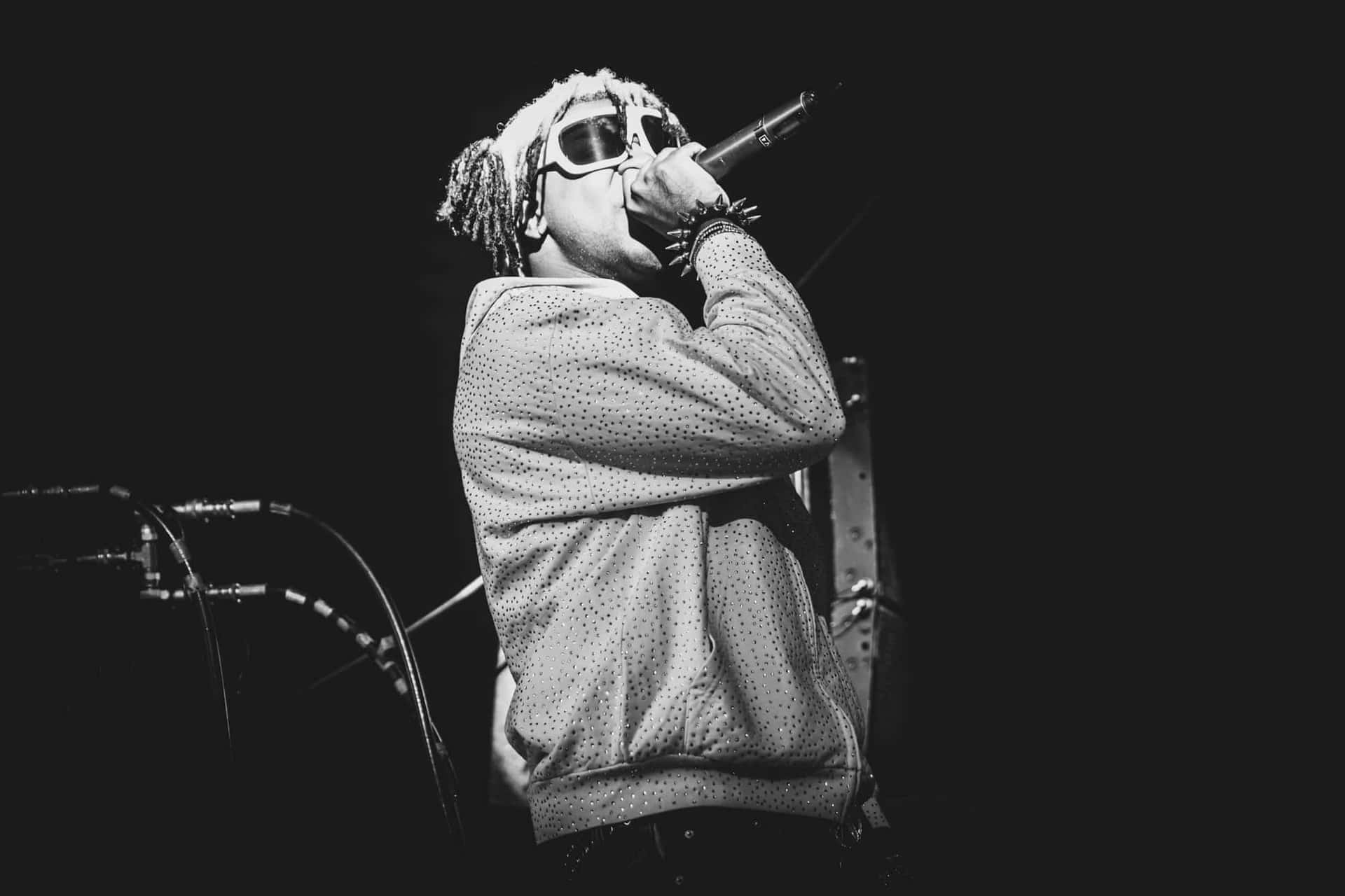 Hip Hop Performancein Monochrome Wallpaper