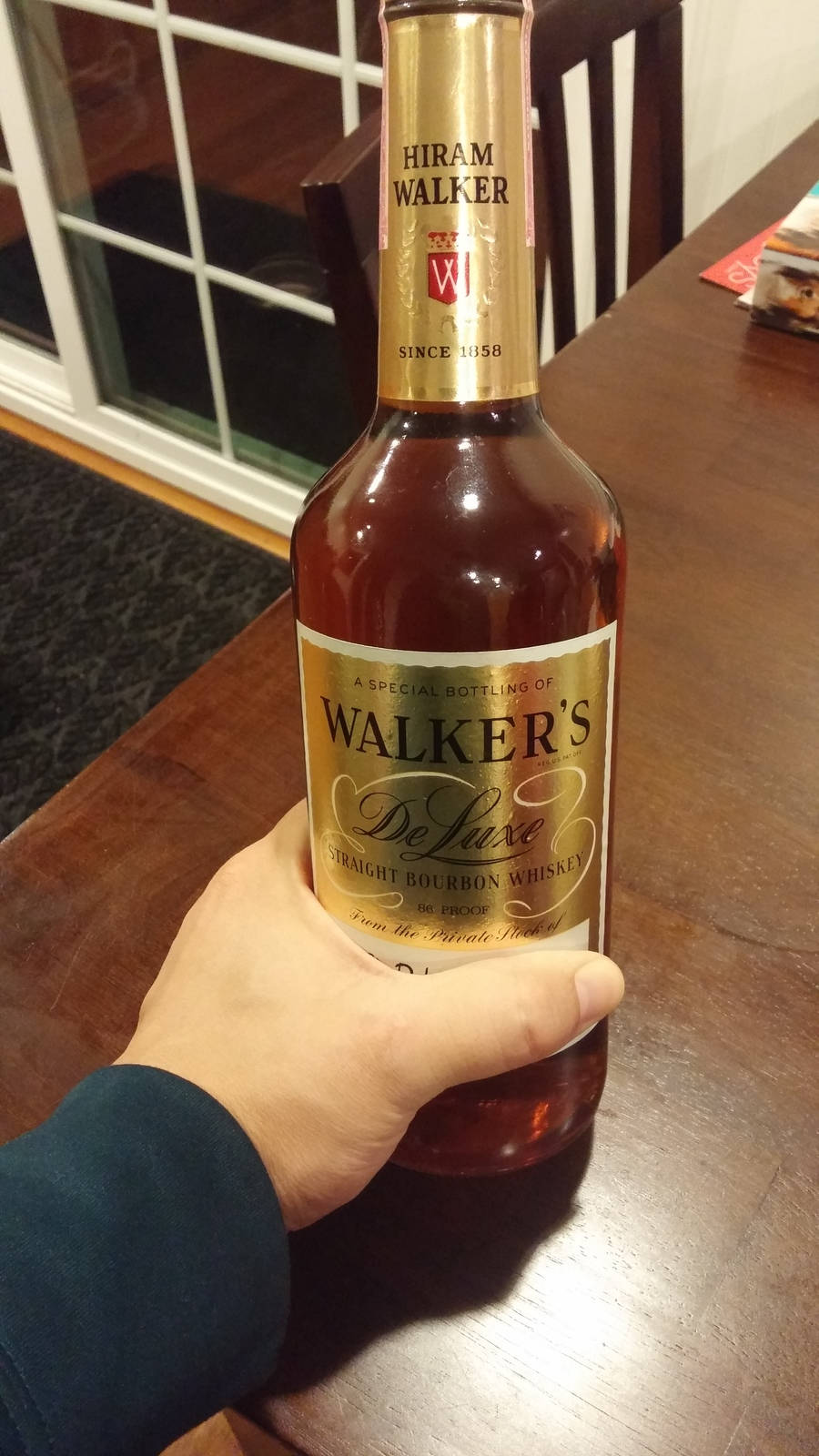 Hiram Walker Deluxe Straight Bourbon Whiskey Picture