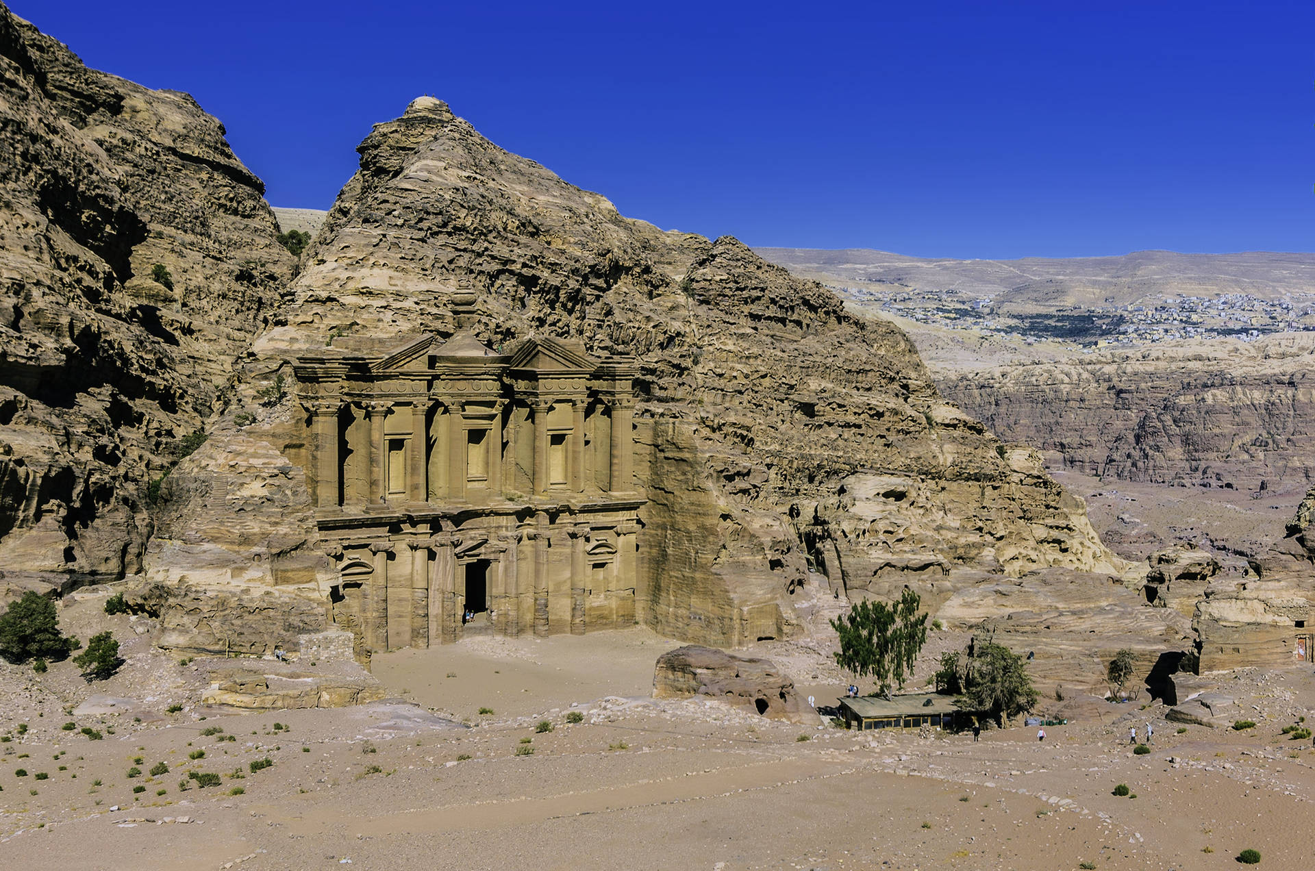 Historisk Petra Jordan Panorama: Nyd en detaljeret 360° udsigt over det historiske Petra Jordan. Wallpaper