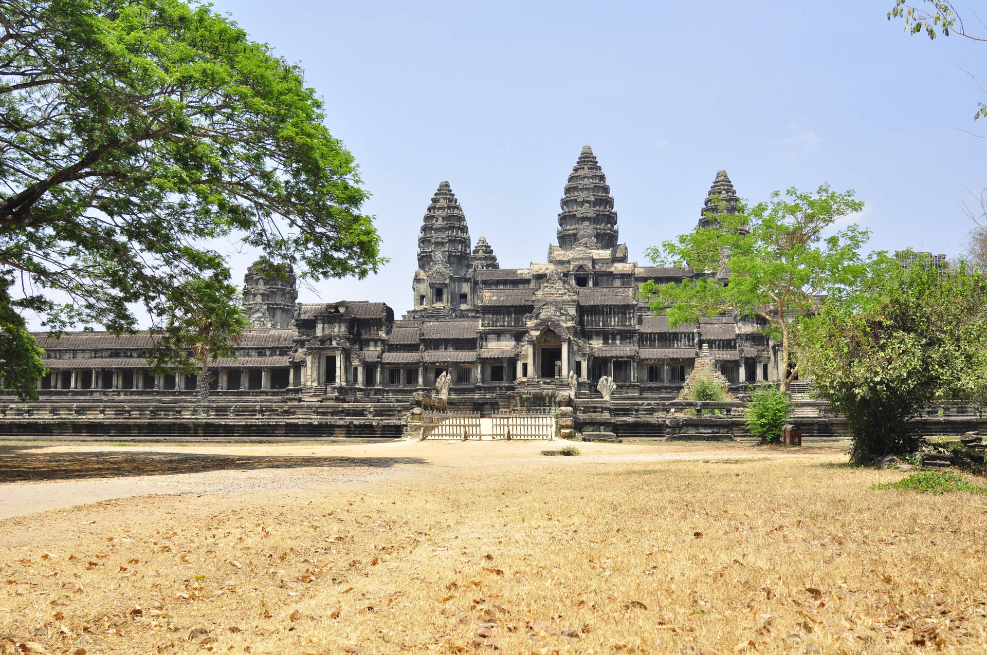 Historischestätte Von Angkor Wat In Kambodscha Wallpaper