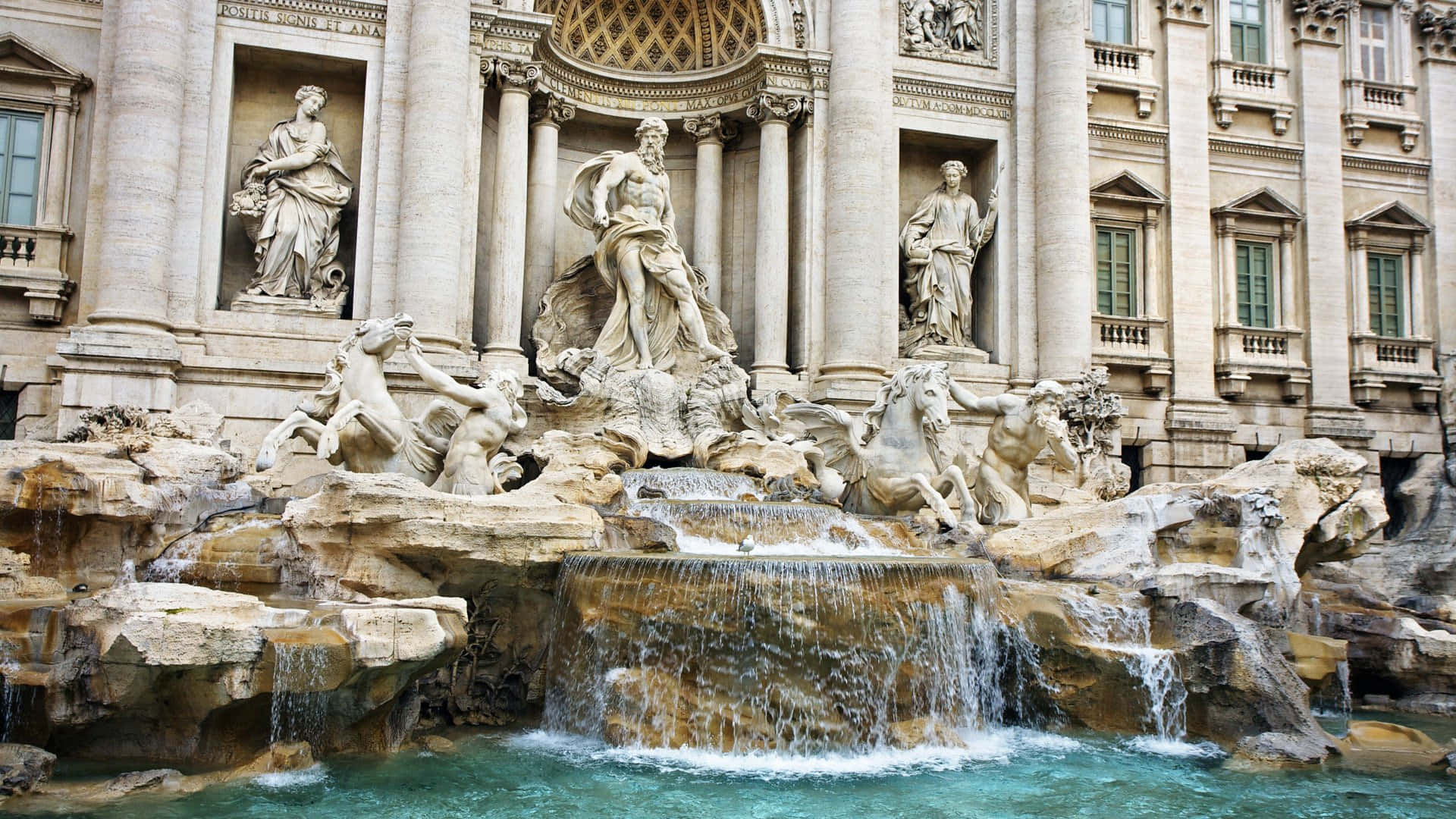 Historical Trevi Fountain Picture