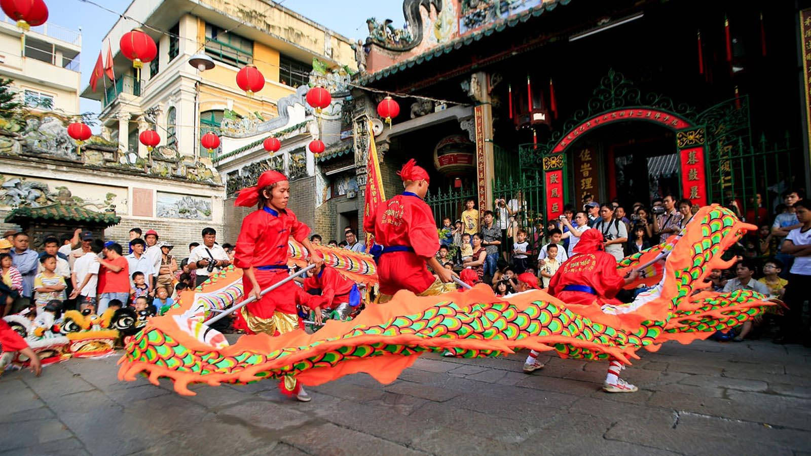 Captivating Dragon Dance Performance in Ho Chi Minh City Wallpaper