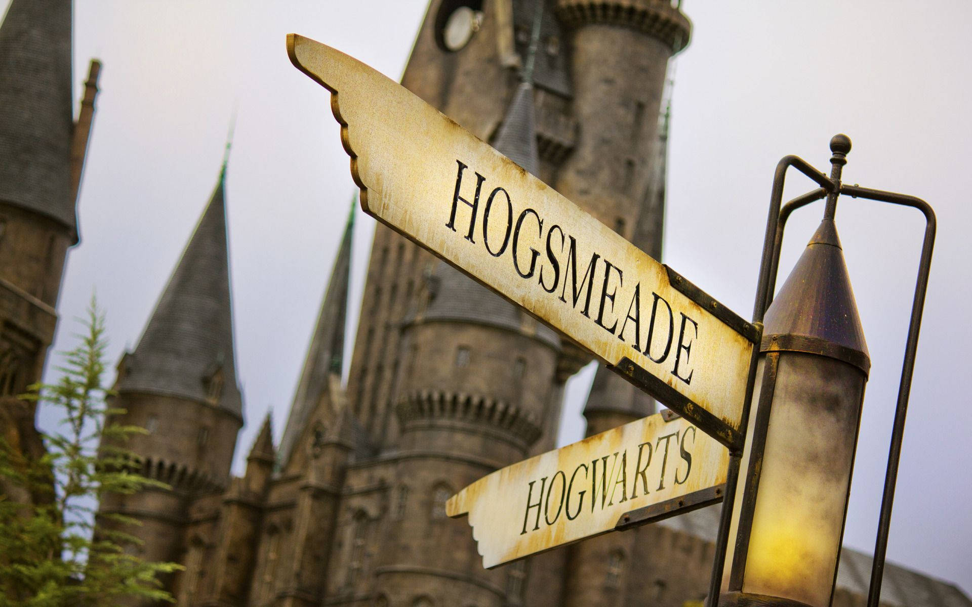 Hogwarts And Hogsmeade Sign