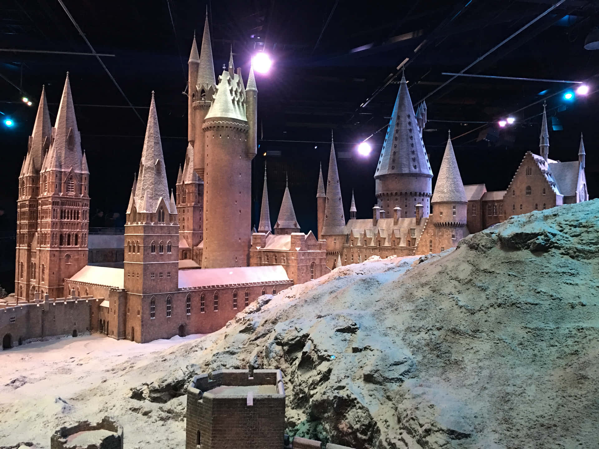 Hogwarts Castle In Harry Potter Warner Bros Studio Tour Wallpaper