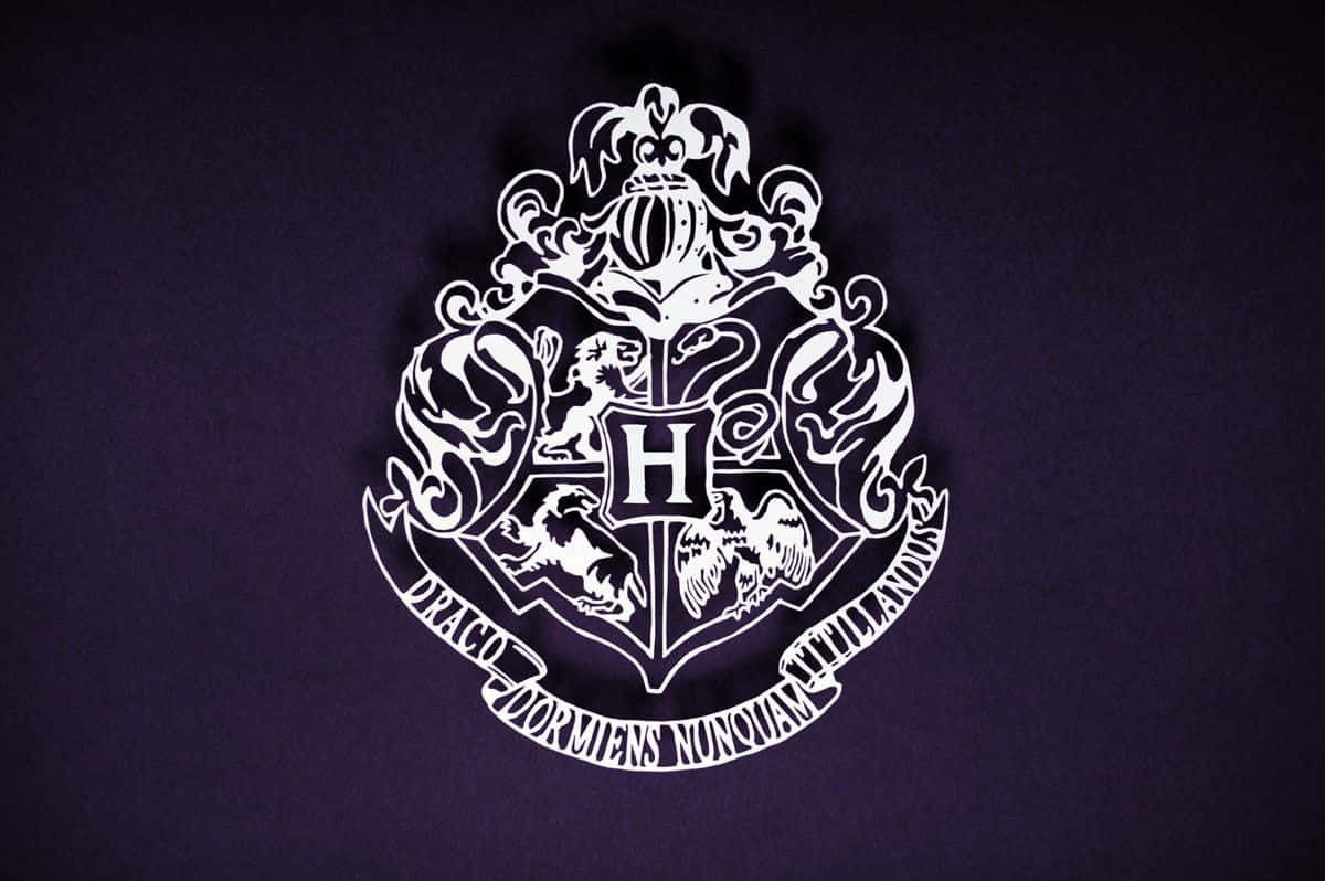 Hogwarts School of Witchcraft and Wizardry Crest Wallpaper