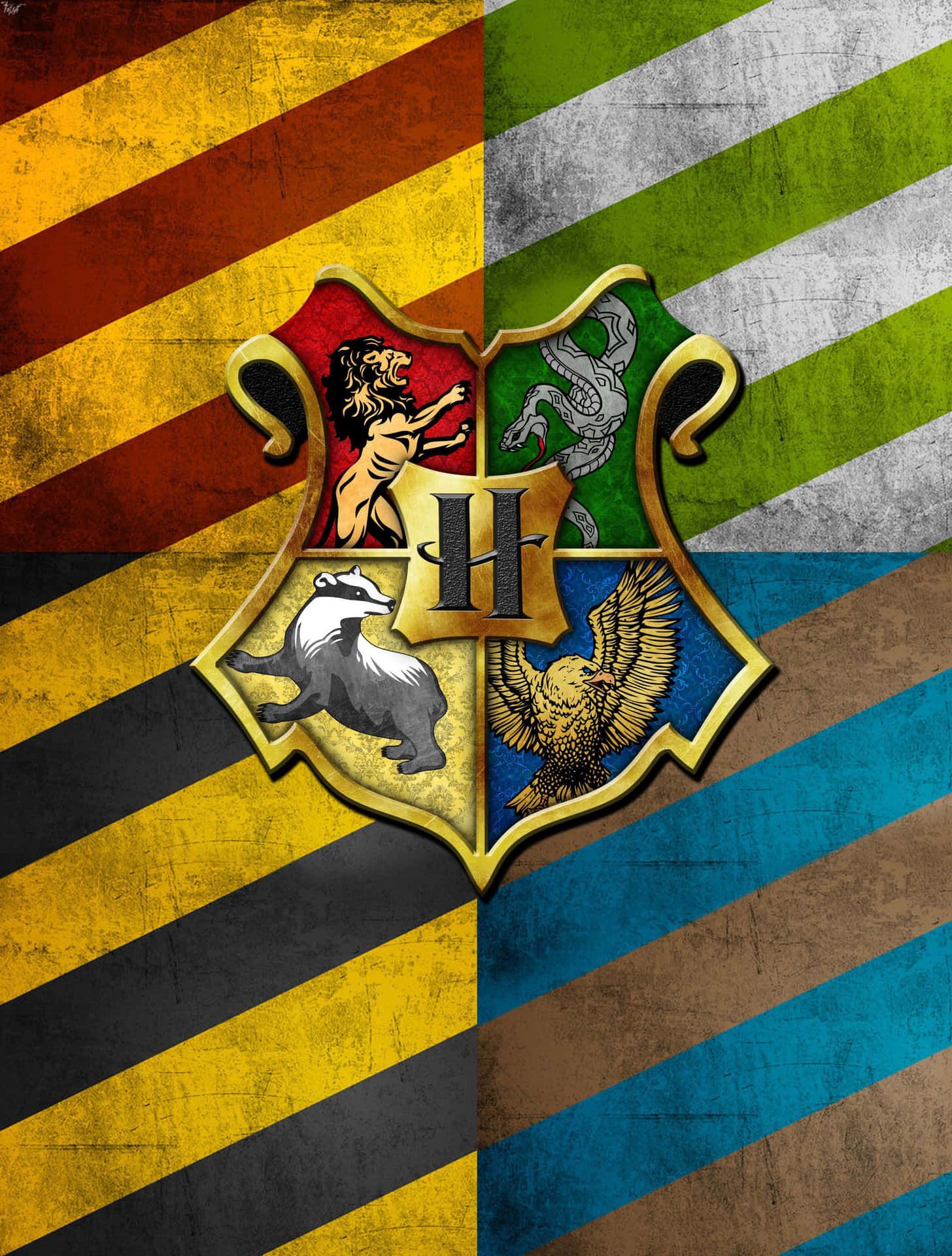 Hogwarts Crest featuring the four houses emblem Wallpaper