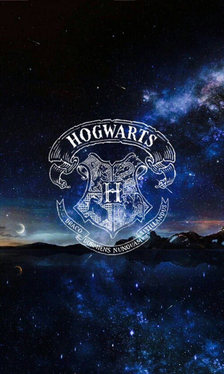 The Iconic Hogwarts Crest Wallpaper